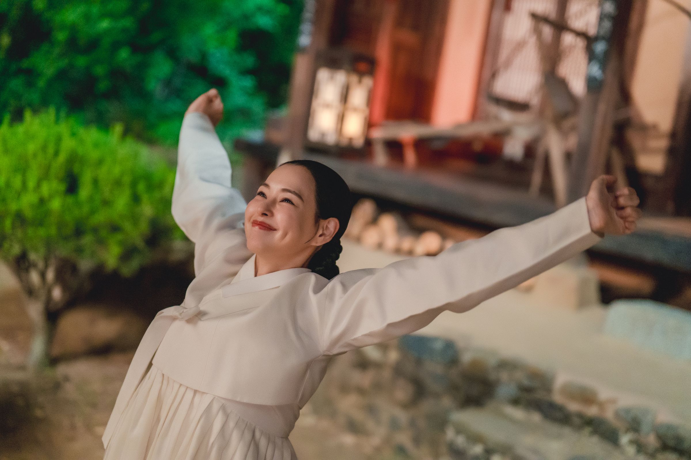 李荷妮主演《夜晚盛開的花》又一次以高收視率證明其國民人氣度。(friDay影音提供)