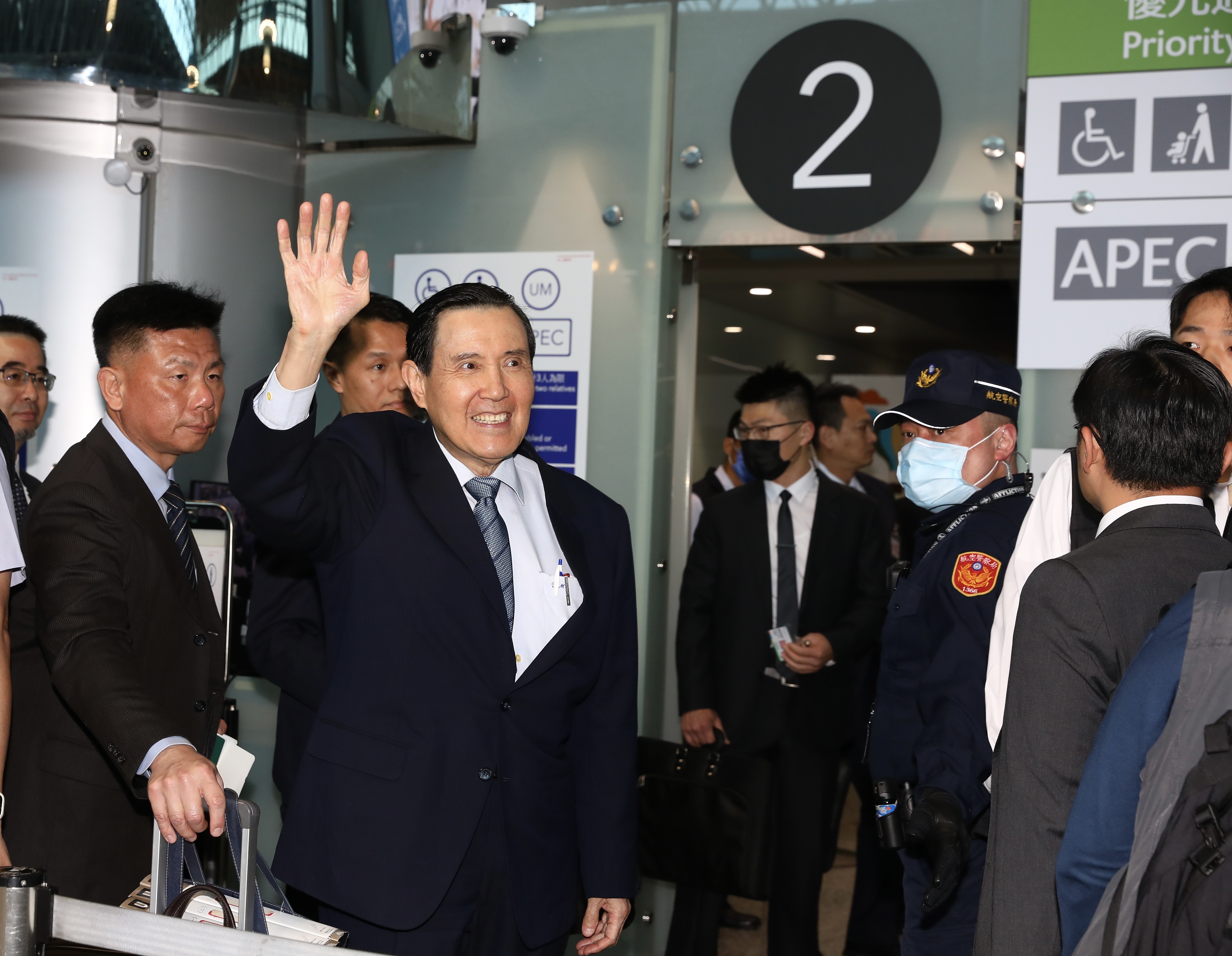 馬英九1日從桃機出發訪問中國，行程之初先前往廣東。