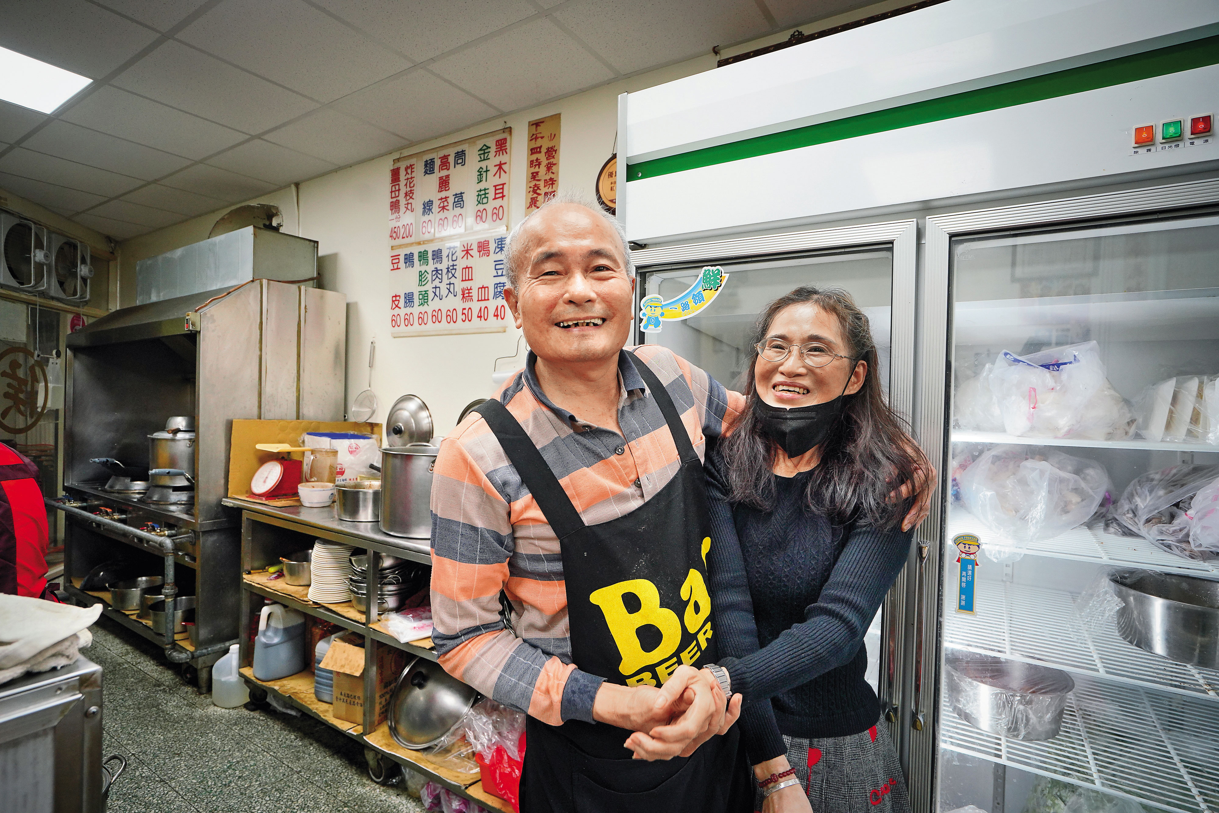 自爆常跟太太在店裡吵架的侯翔笙，其實跟太太感情很好，2人黏在一起40多年。