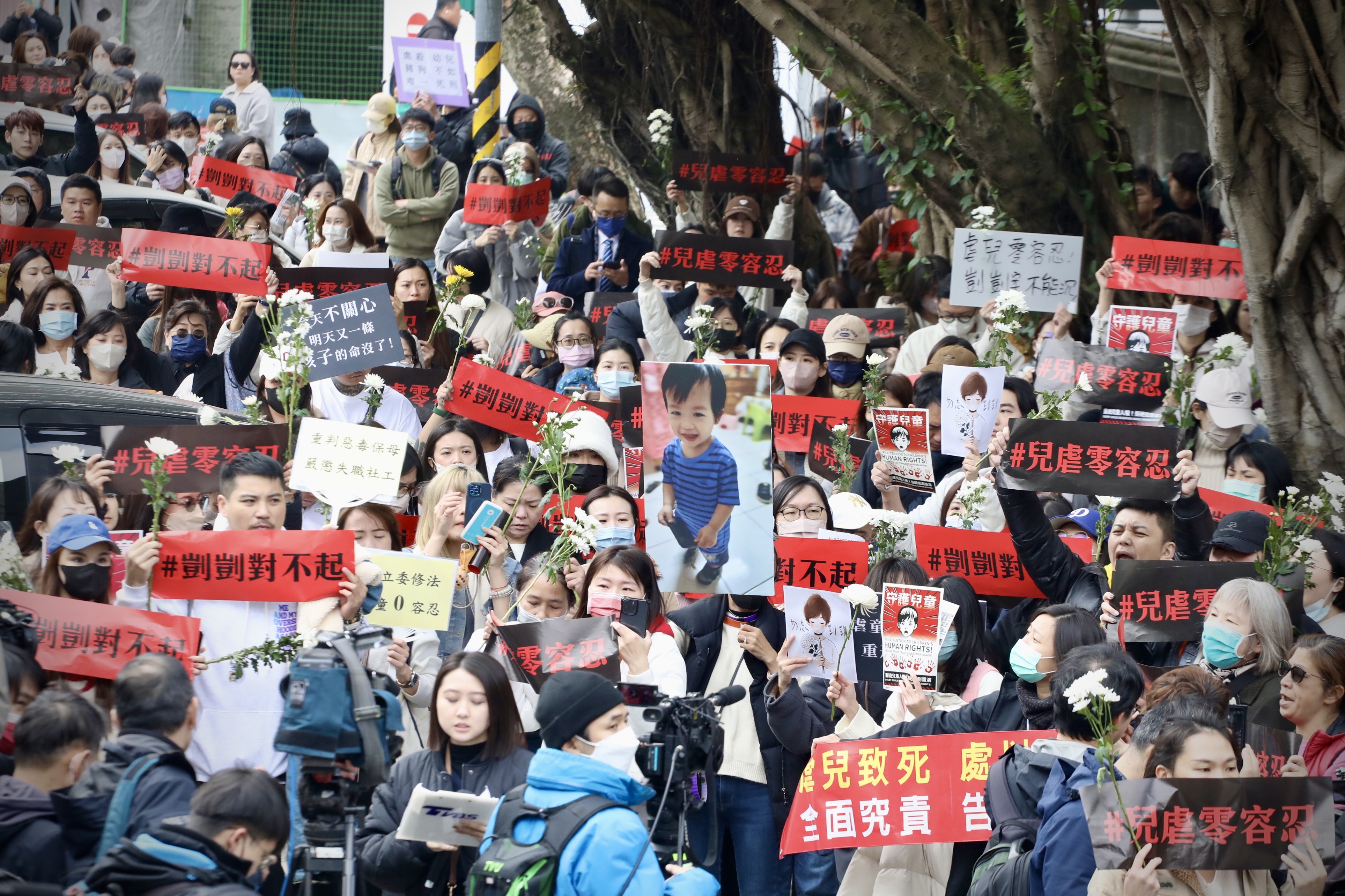 網友發起連署「剴剴案不能沉」,盼加重虐童刑責,獲7萬6千人附議,已順利達標。