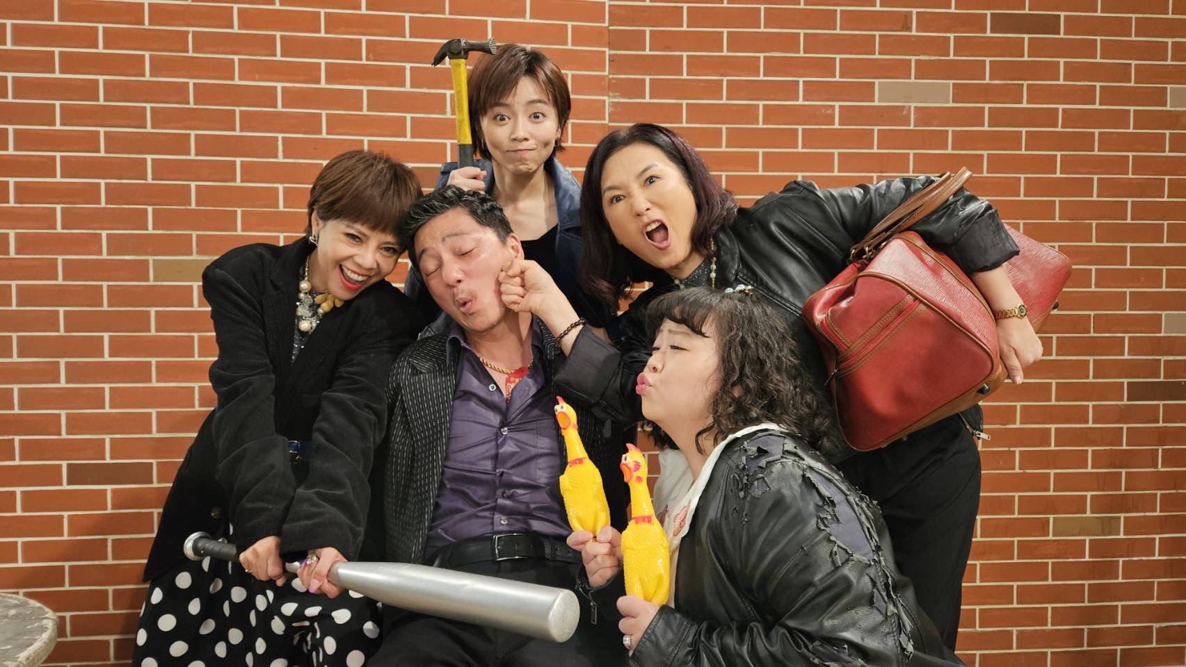 錦雯在民視八點檔《愛的榮耀》跟藍葦華、姚黛瑋、王瞳、曾子益、宮美樂合作相當愉快。(民視提供)