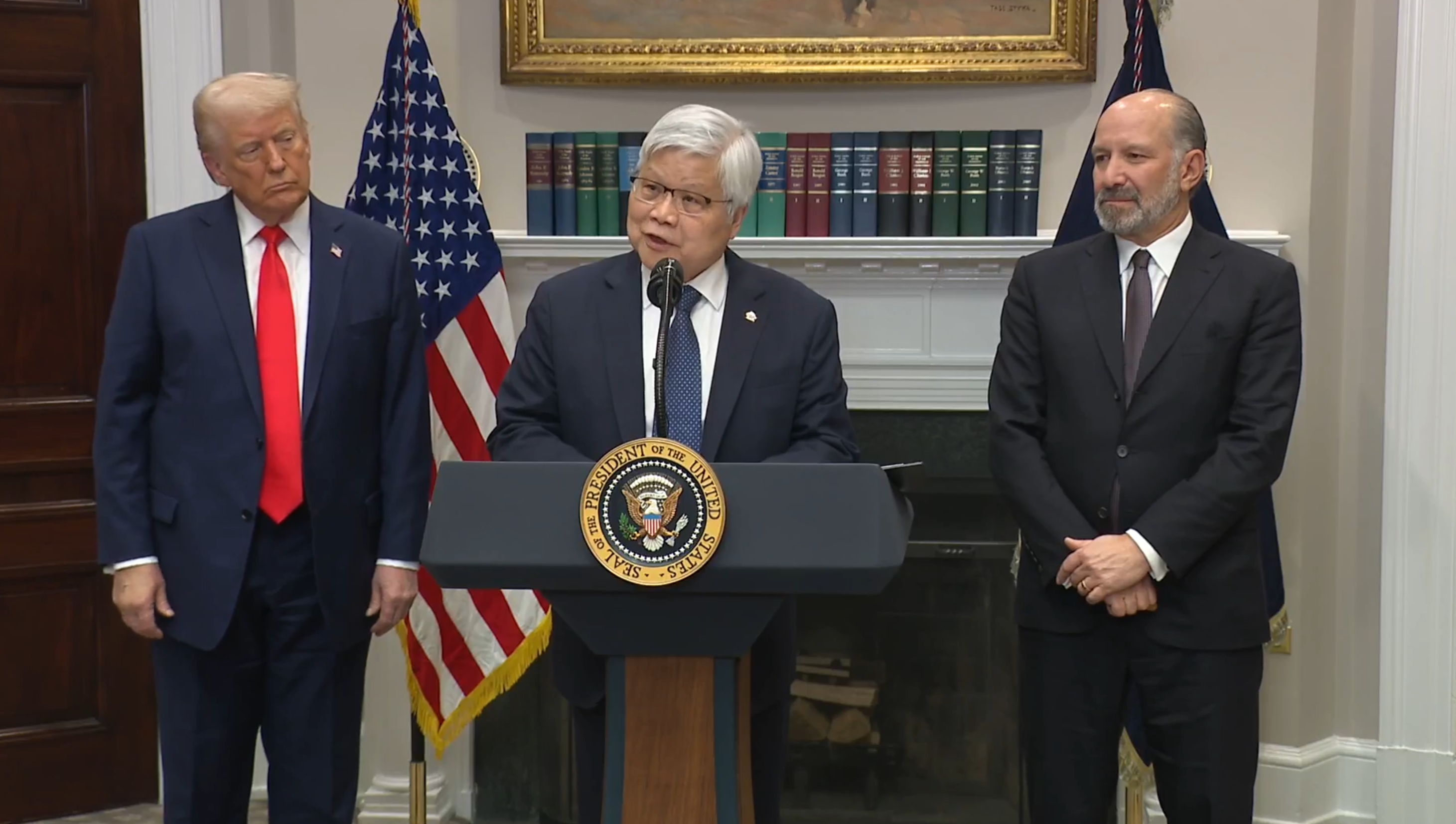 台積電董事長魏哲家與美國總統川普在白宮宣布重大投資計畫，引起國際間關注。（翻攝自白宮臉書）