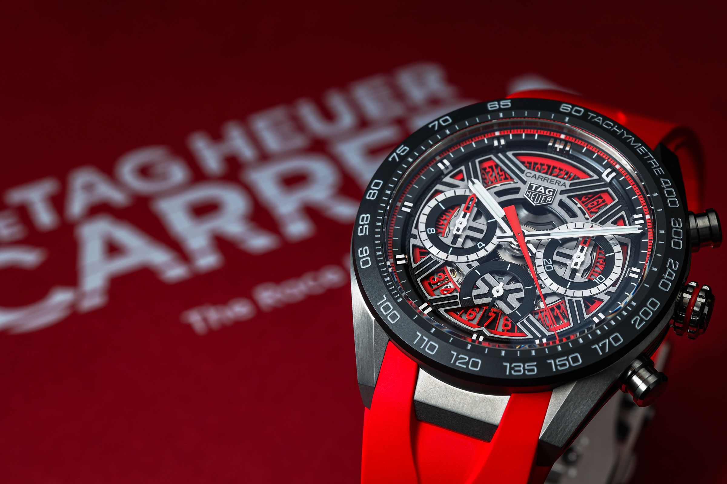 新的Carrera Extreme Sport系列的面盤設計煥然一新，融入許多賽車元素於其中。