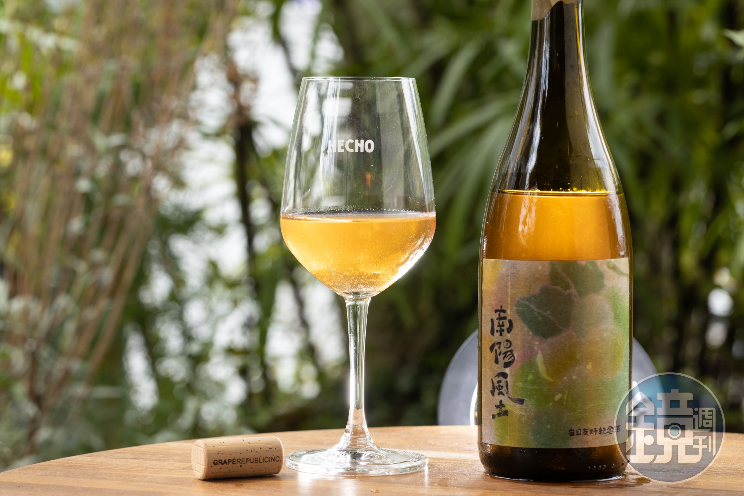 在「做咖啡 HECHO cafe & wine」從早晨就可以喝到自然酒,來自日本山形酒莊的「南陽風土」,口感輕盈帶有淡淡杏桃香,是自然酒中很受歡迎的酒款之一。(2,500元/瓶)