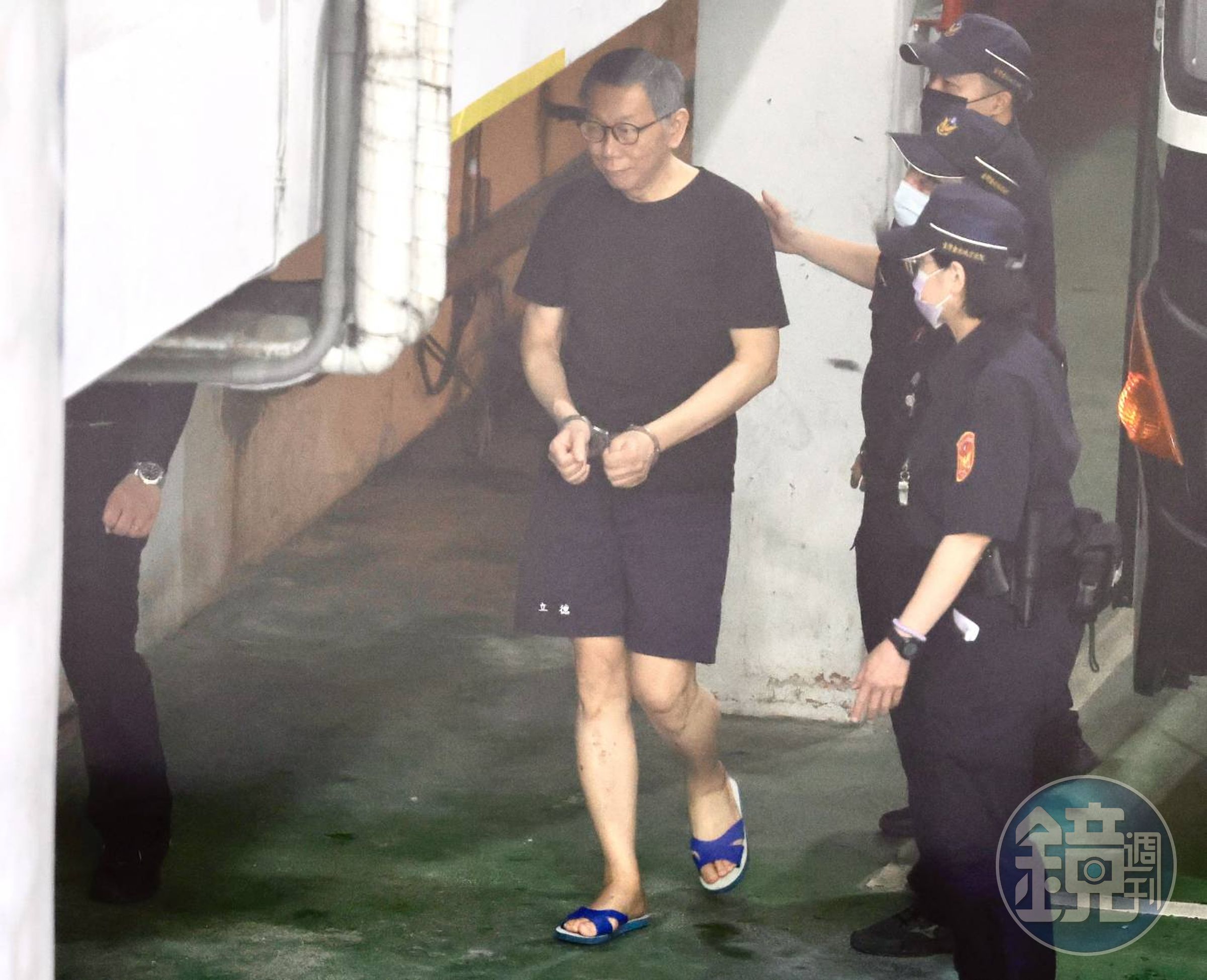 柯文哲在北院出庭，休庭期間突然暴走開嗆檢察官、賴清德。