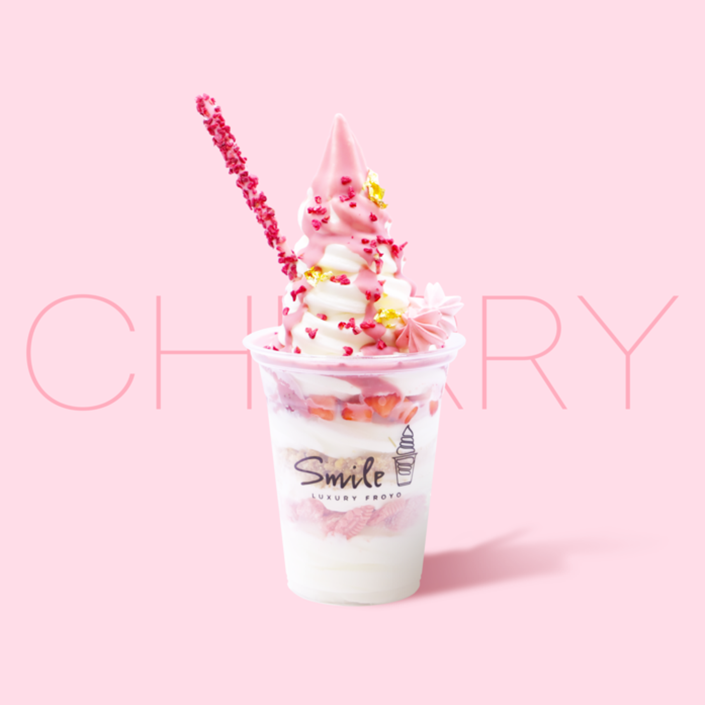 「金箔紅寶石 Cherry Blossom」讓人少女心大噴發。(360元/杯,Smile Froyo提供)