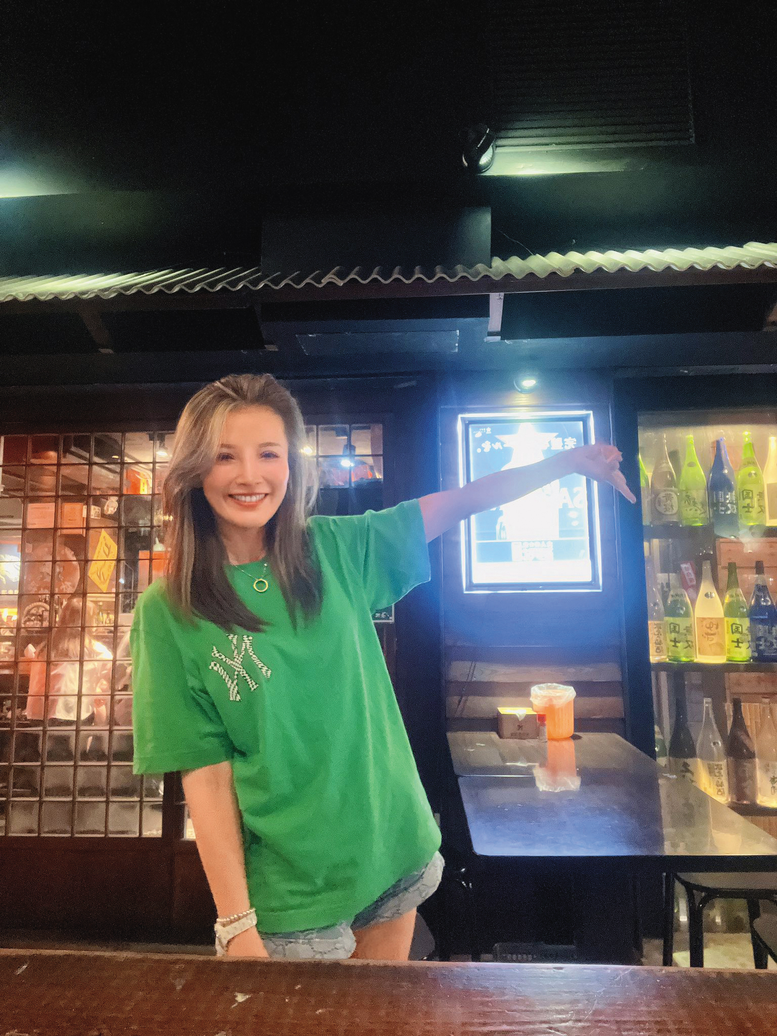 江泳錡接手串燒店後原本要和前夫一起經營，卻因對方猝逝只得獨力經營。