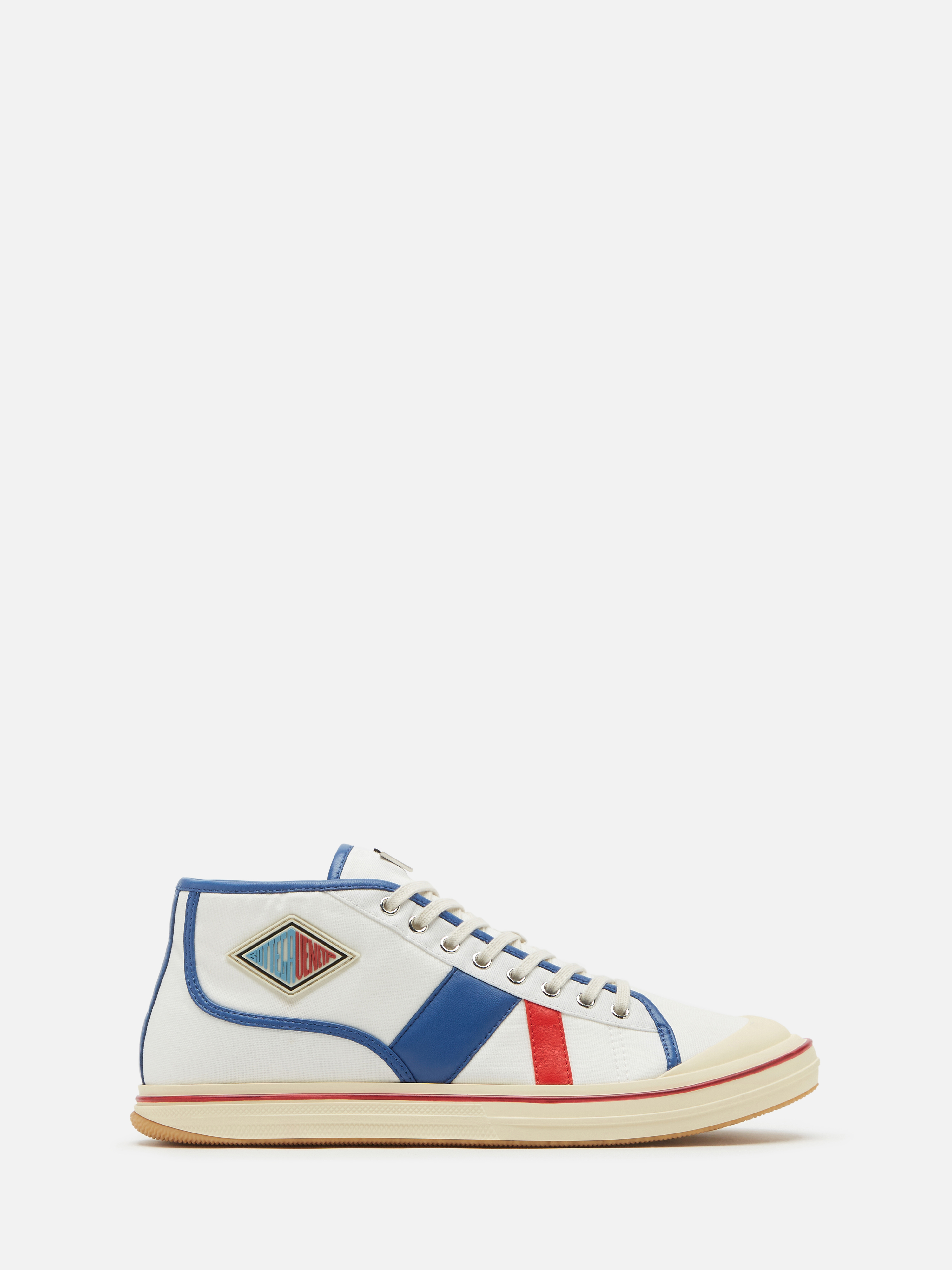 ELIOT休閒鞋。NT$31,500(BOTTEGA VENETA提供)