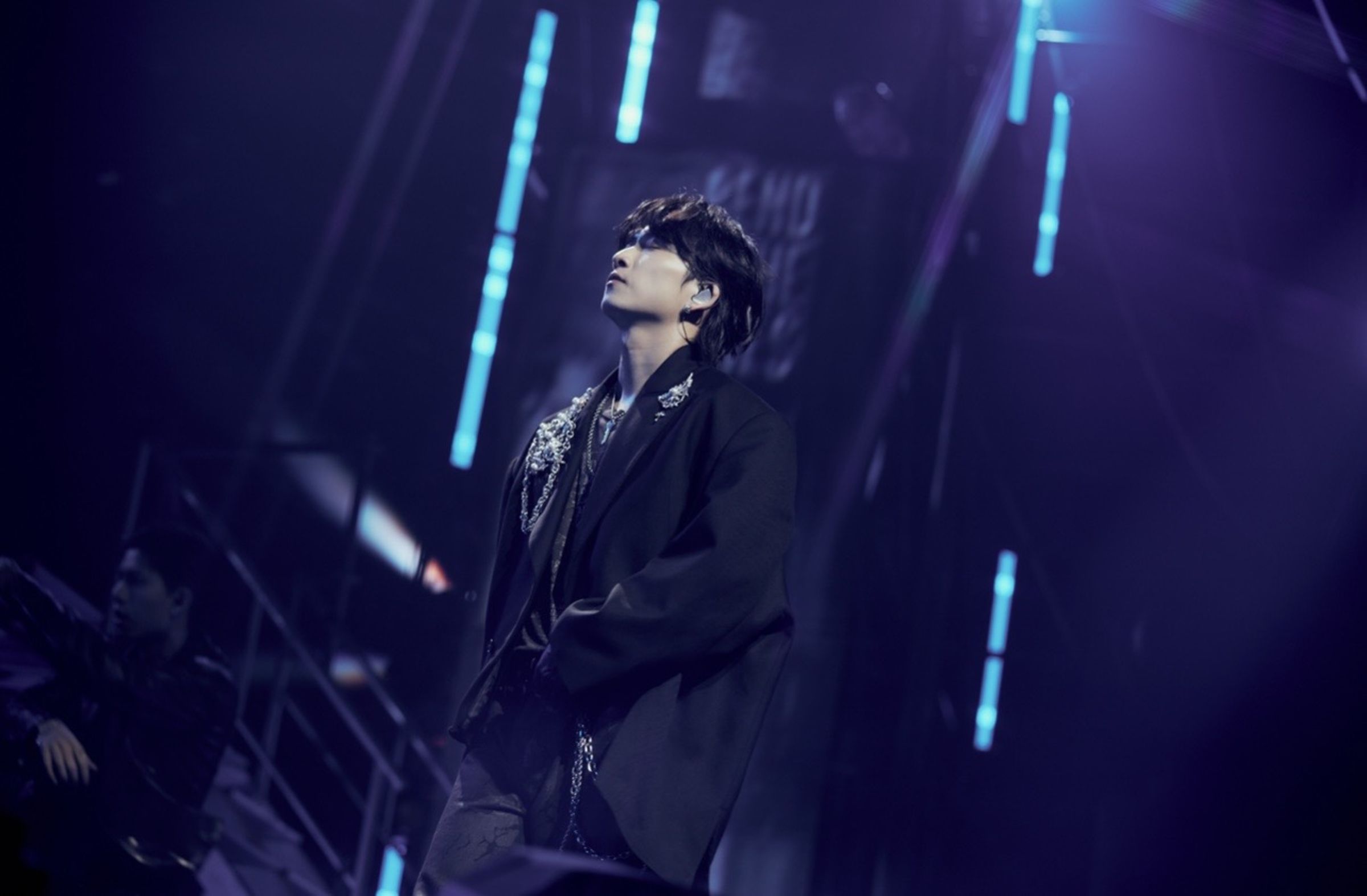 邱鋒澤賣力演唱，一連唱了40首歌。（圖／寬宏藝術 X 原音娛樂提供）
