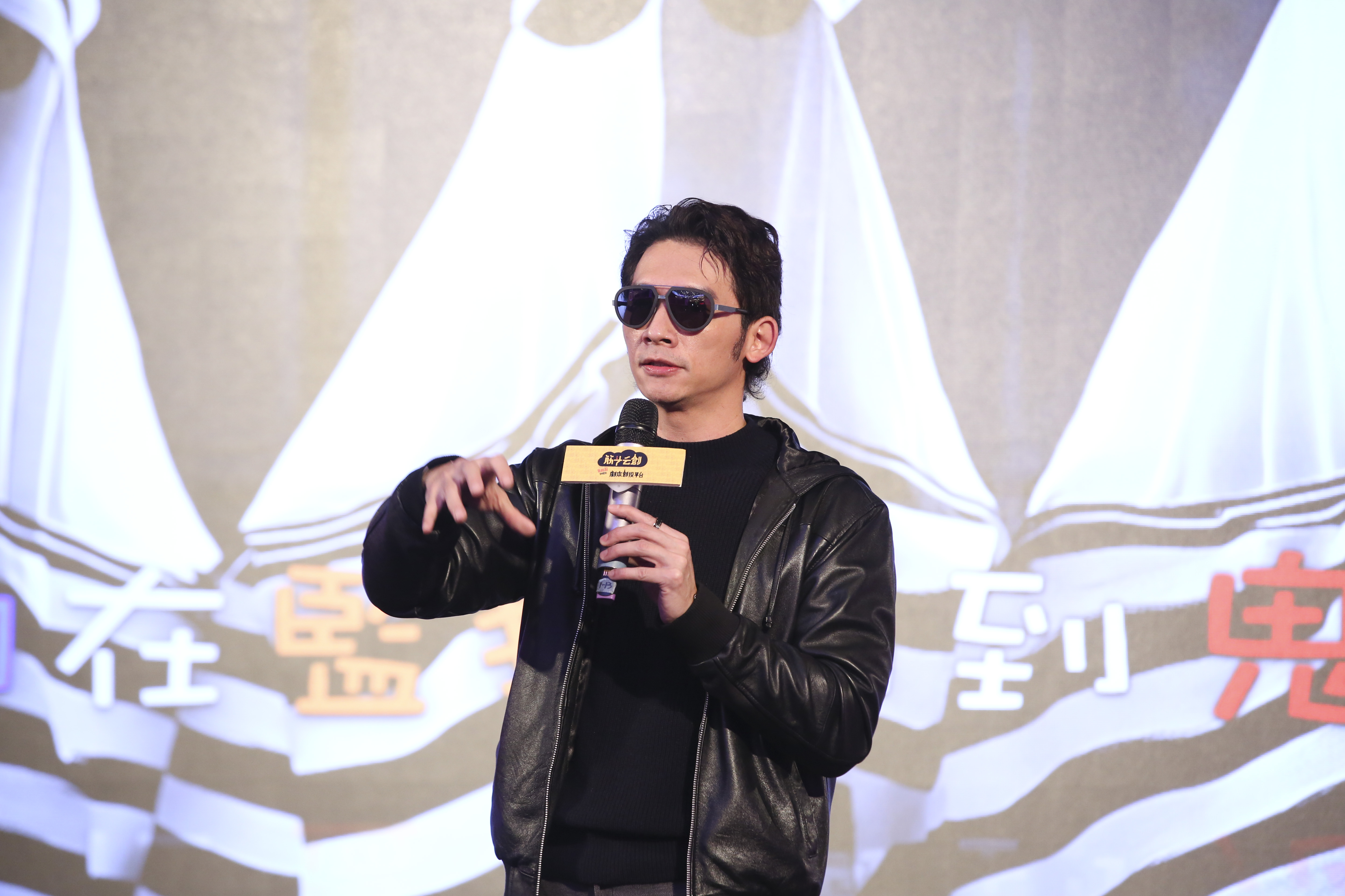 温昇豪無酬擔任劇本創投評審。