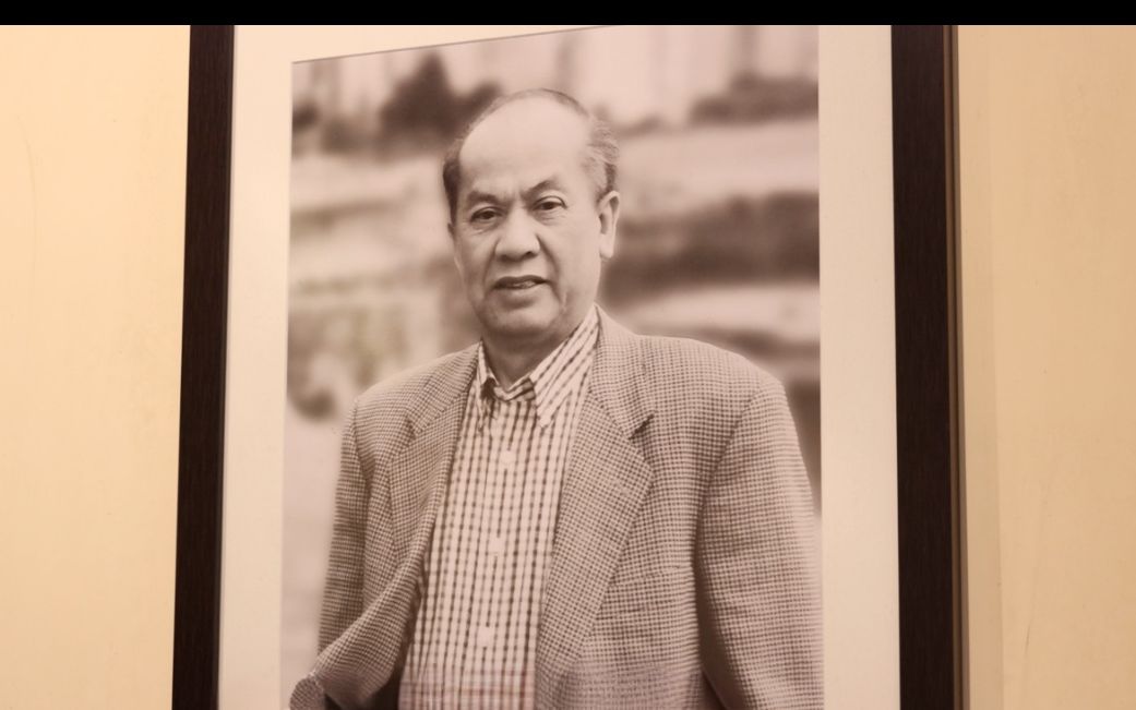 由李培章一手打理的源記老店,當年有「富豪甜品店」之稱,許多大老闆都是常客,最貴的「桑寄蓮子雙蛋茶」一定用雙龍碗加梯托奉上。