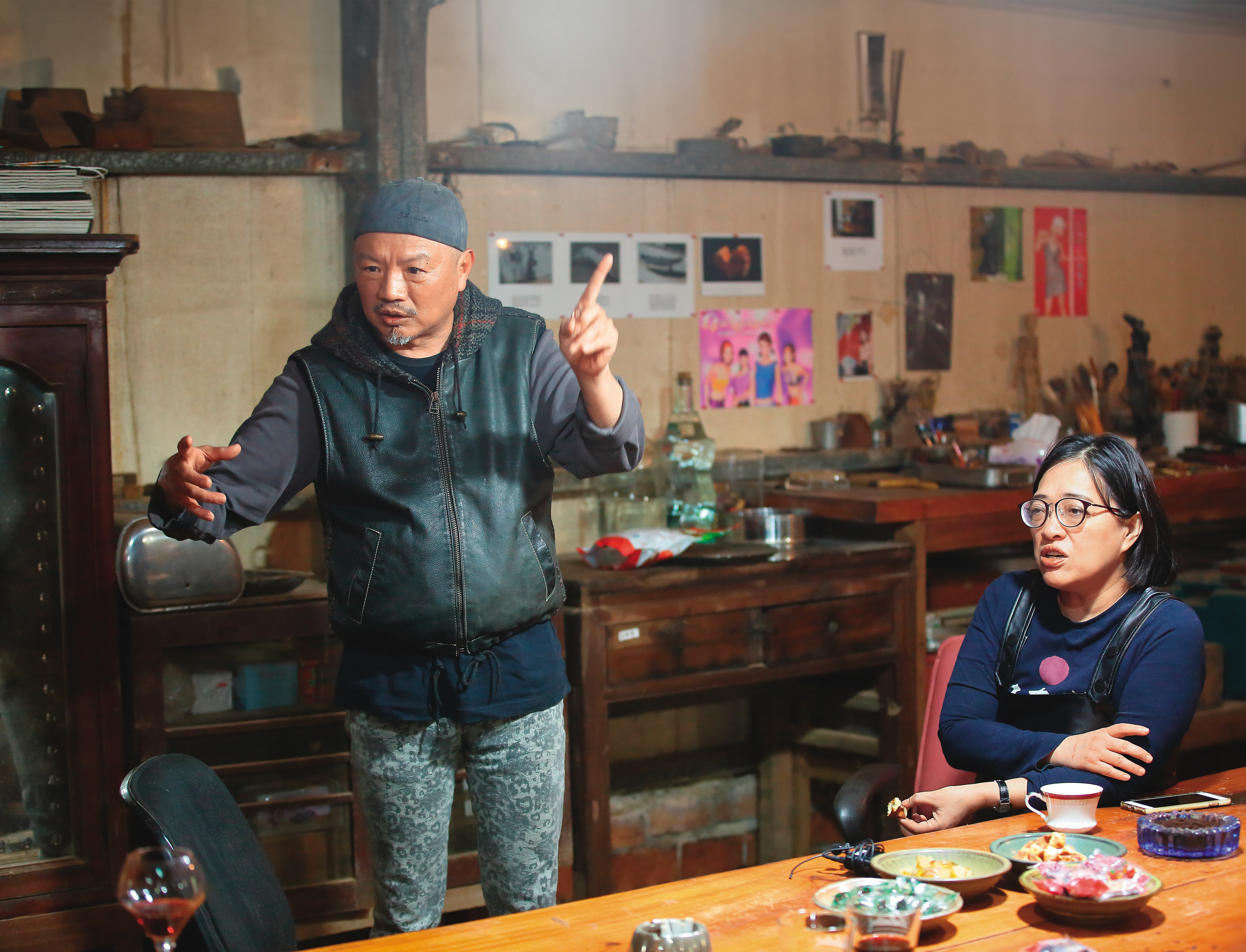 梁平正（左）人生路走得彎彎繞繞，但一路上都有妻子吳怡珍（右）相伴。