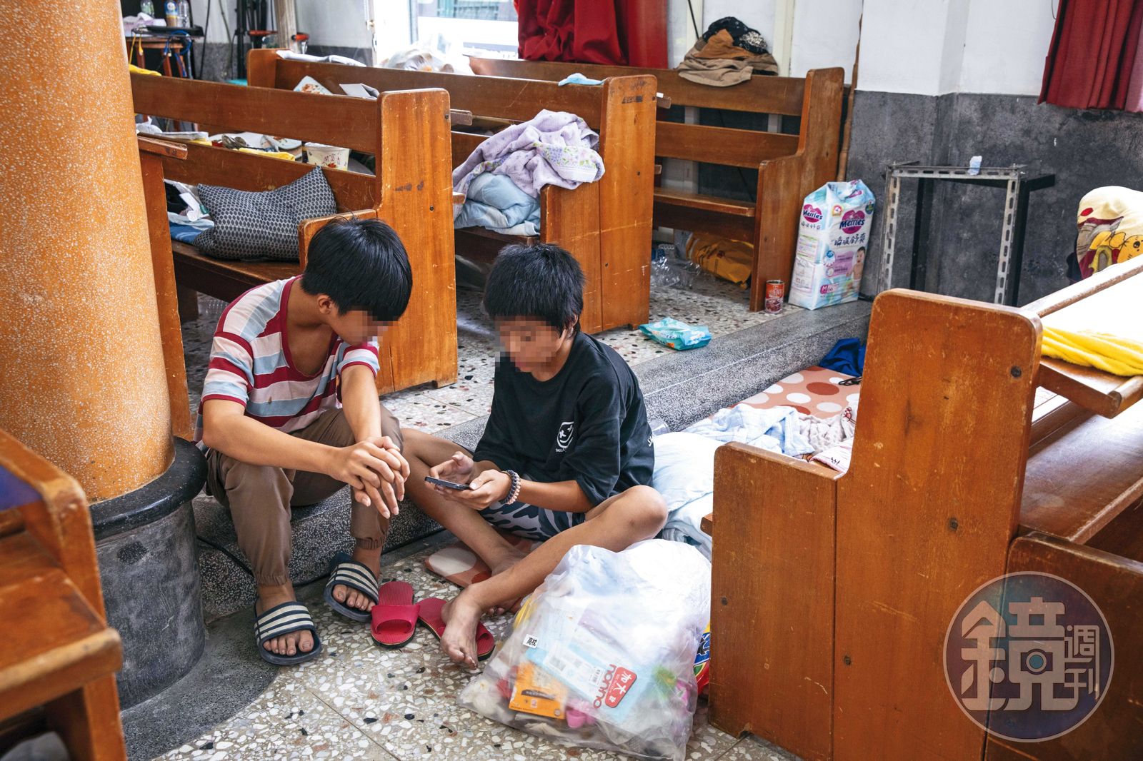 受難孩童只能暫時在收容所棲身，等待能夠重返家園的那天