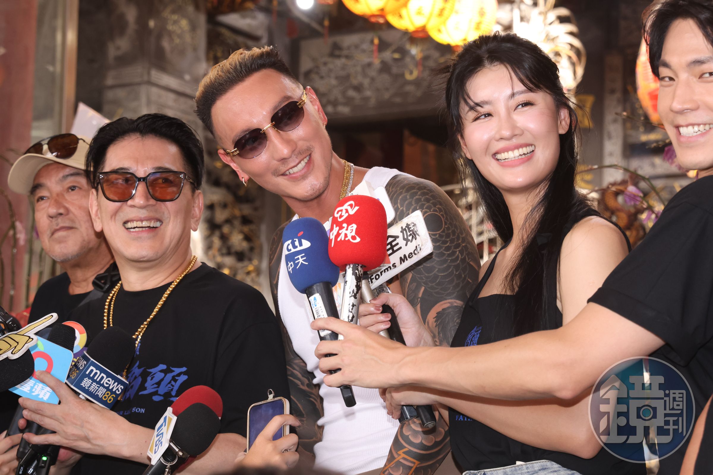 《角頭-大橋頭》全台票房突破2億,監製張威縯率領主創演員們赴台北市協天宮上香還願。