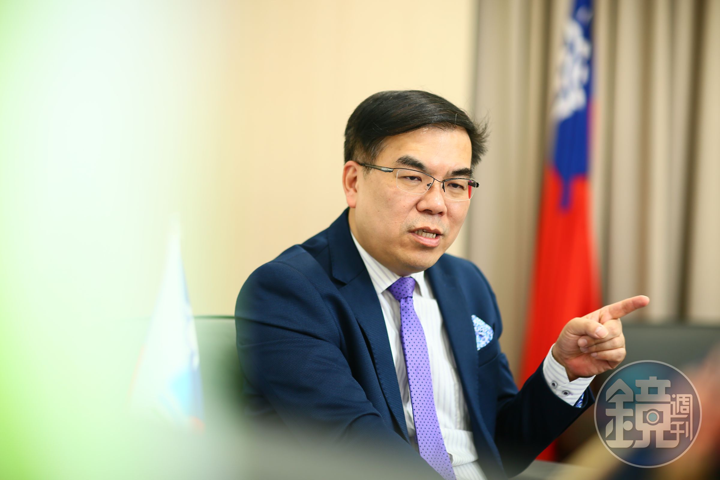 環境部長彭啓明今表示，目前的原則是碳費徵收穩健上路，絕對不要影響到民生物價。（本刊資料照）