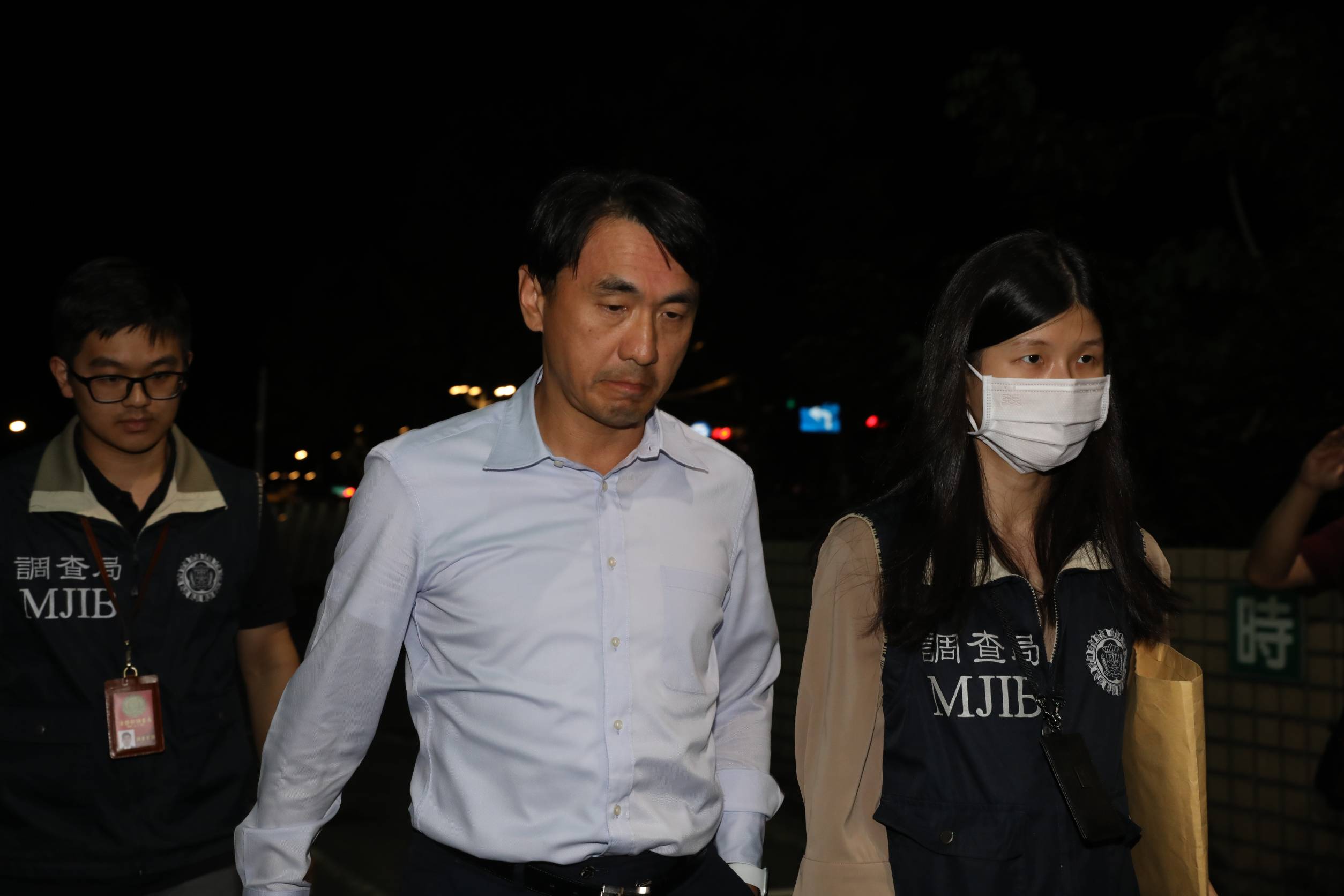 傑仕堡商旅董事長呂炳賢以100萬元交保。