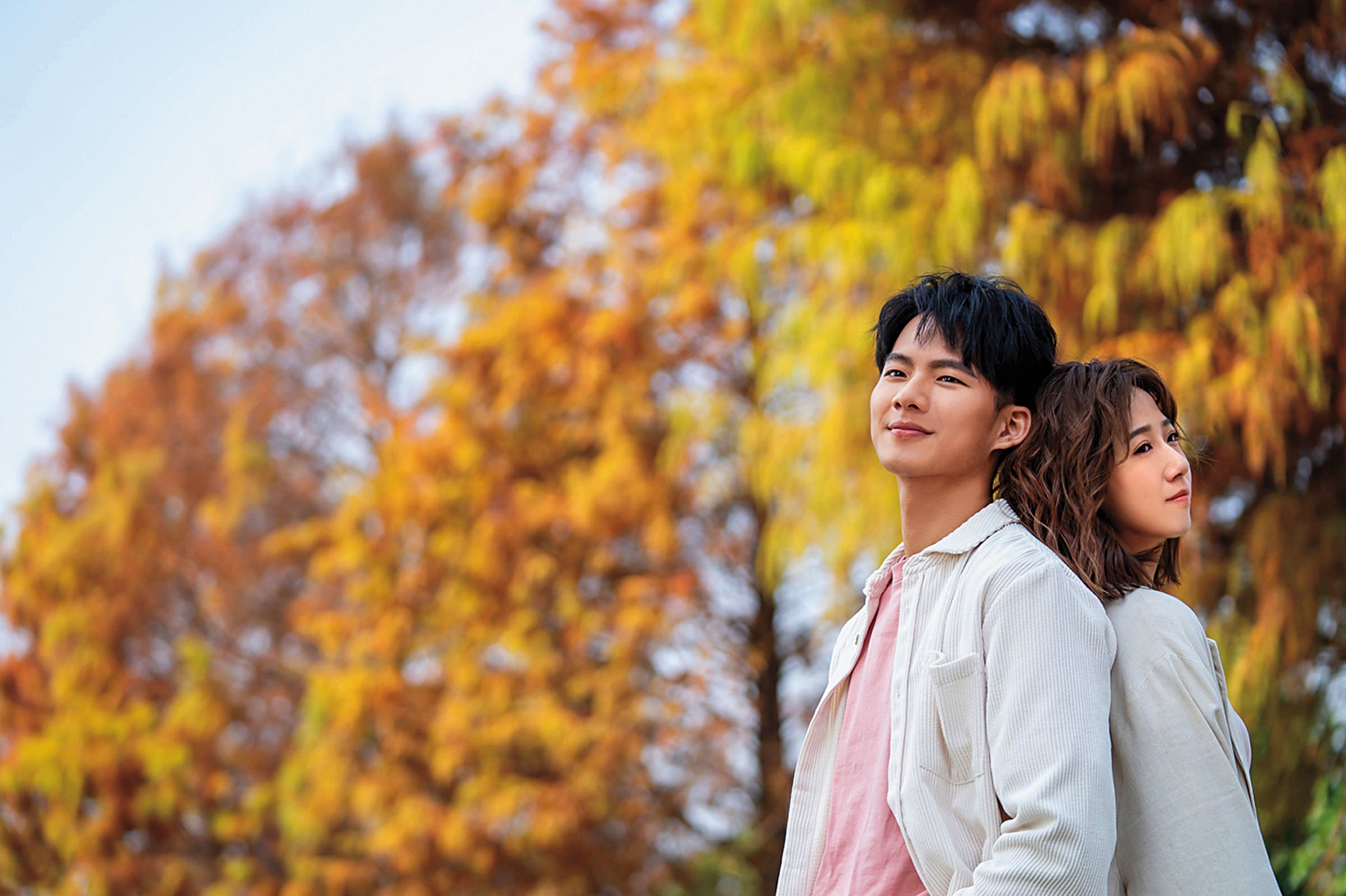 吳念軒(左)與大他4歲的方志友(右)合作《粉紅色時光》,事後竟爆出2人的車上曖昧對話錄音。(TVBS提供)