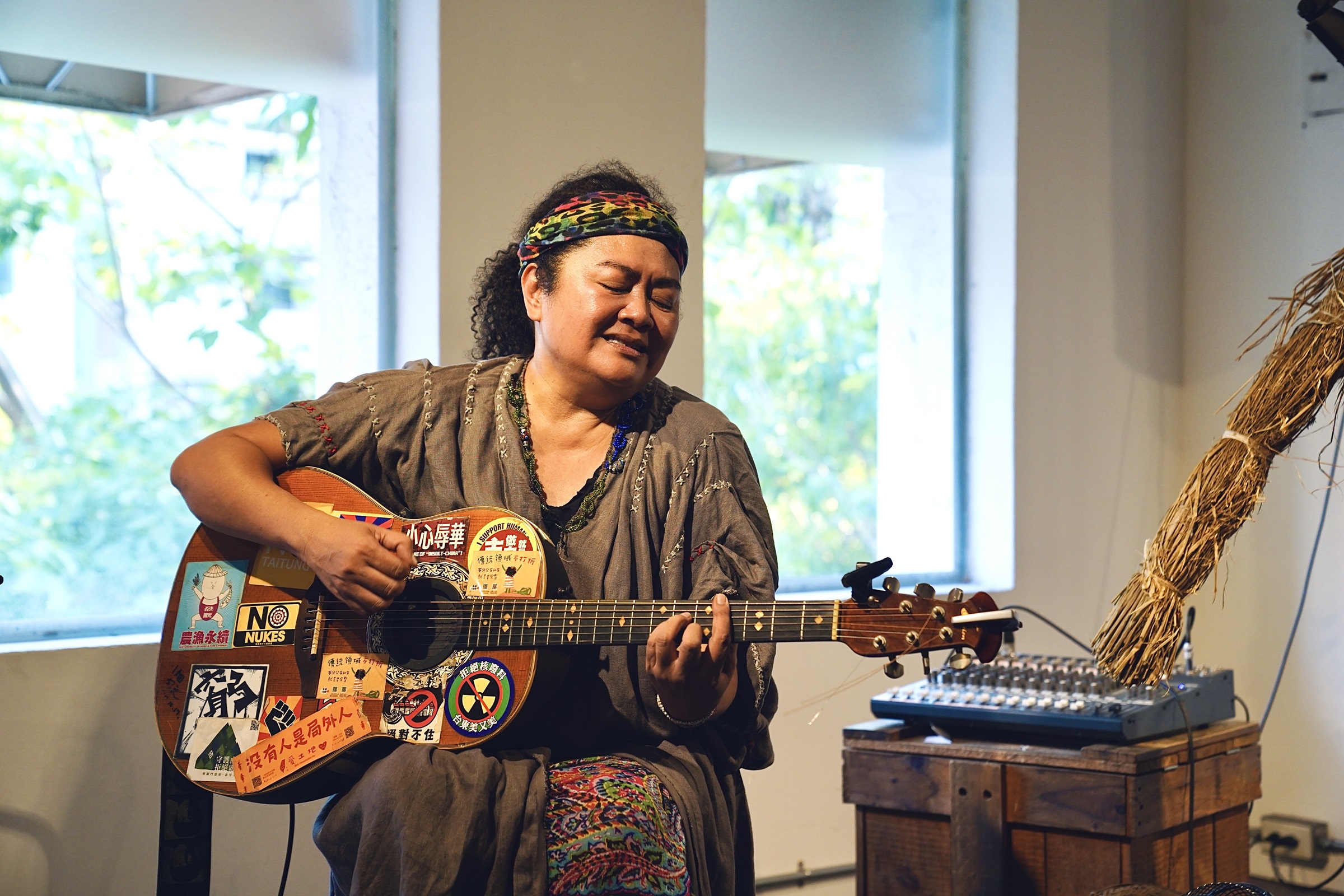 巴奈將在12月推出台語專輯《夜婆》。（錦川音樂提供）