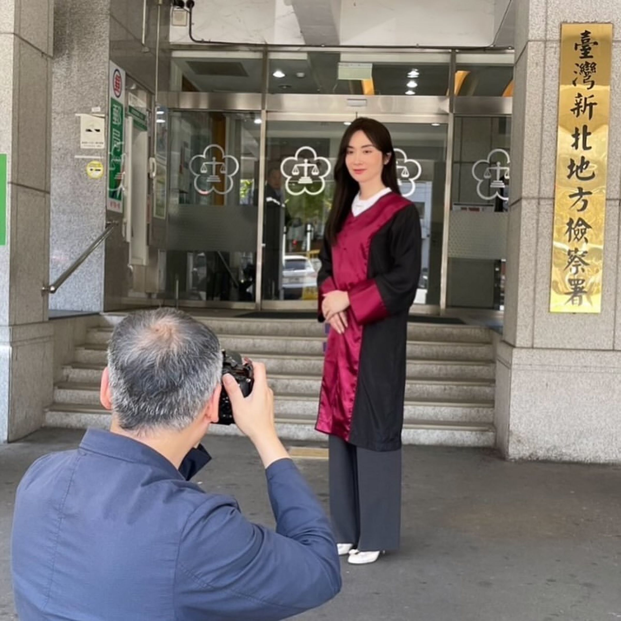 「最美檢察官」陳漢章傳出8月底離職後,將轉行改當律師。(翻攝自IG@prosecutorlakulaku)