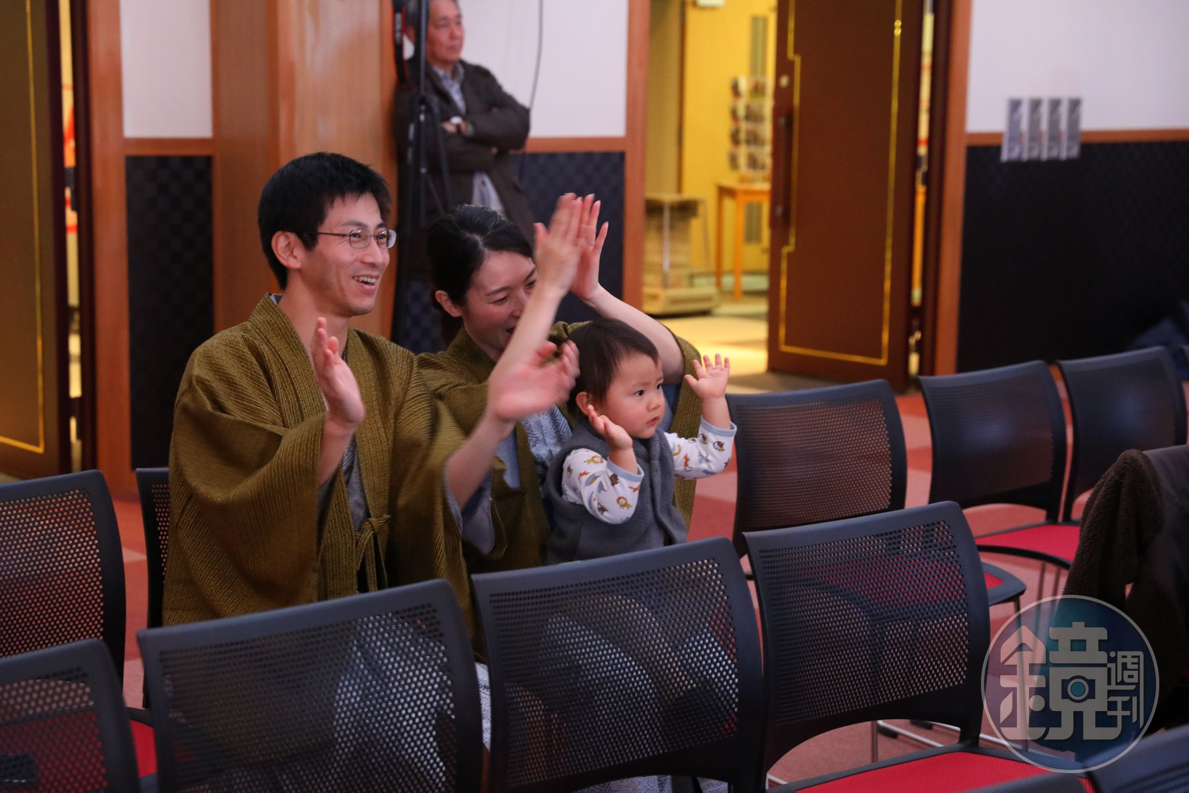 大人小孩都對五風的生剝鬼太鼓演出大聲叫好。