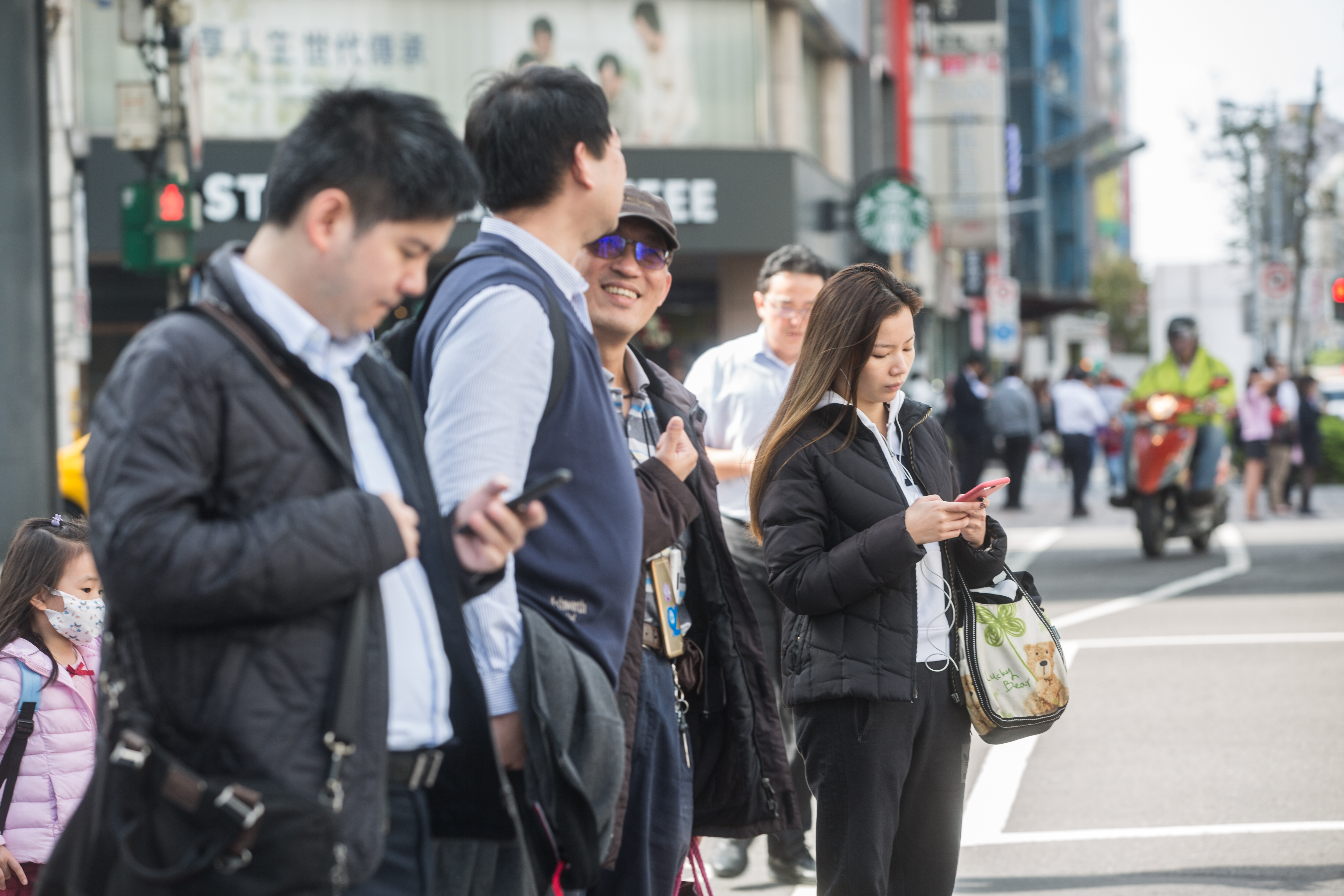 勞動部調查顯示，近七成五（74.6%）的勞工對整體工作感到滿意。（本刊資料照）