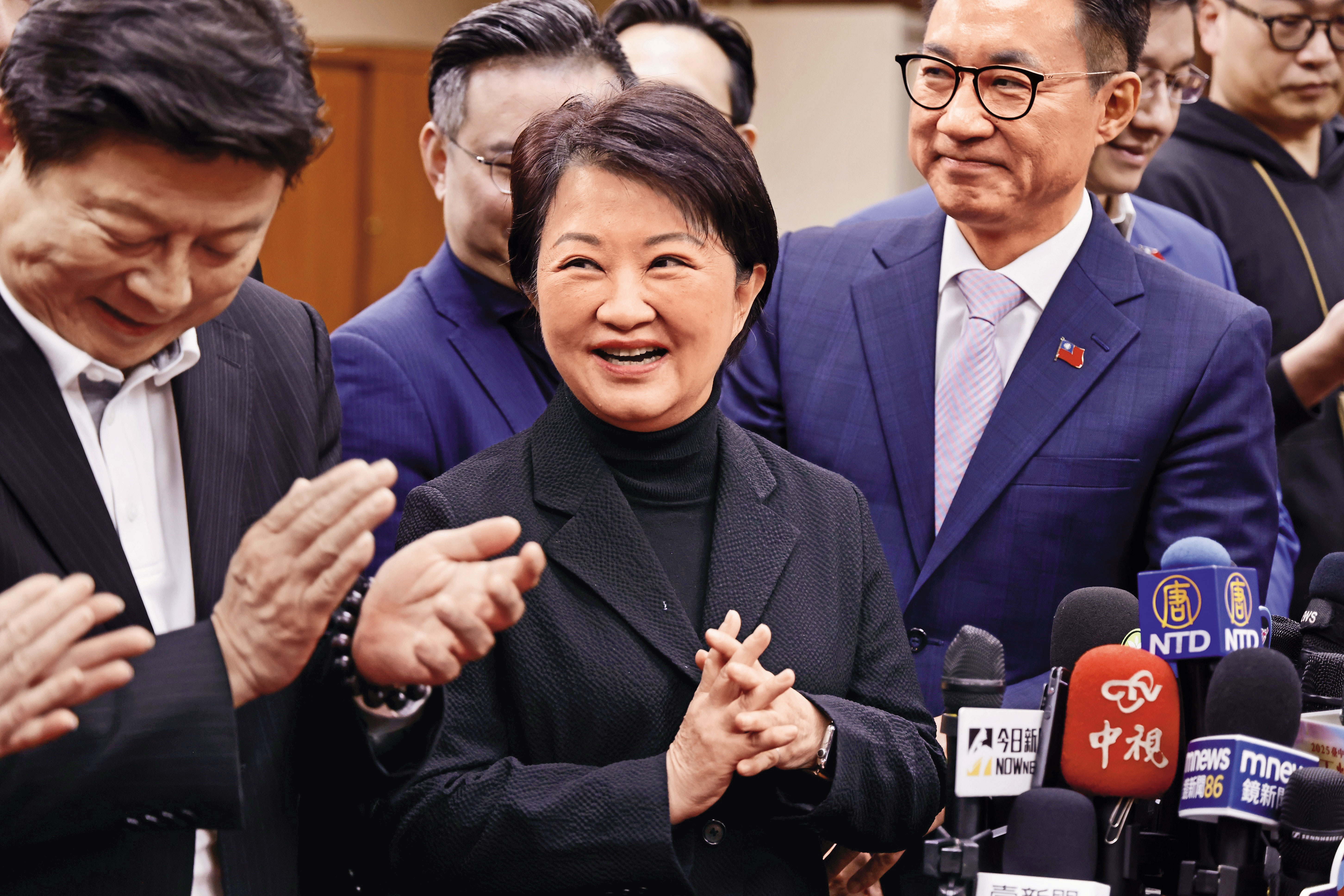 國民黨內一股力挺台中市長盧秀燕（中）參選黨主席的聲浪，再次悄然上升。