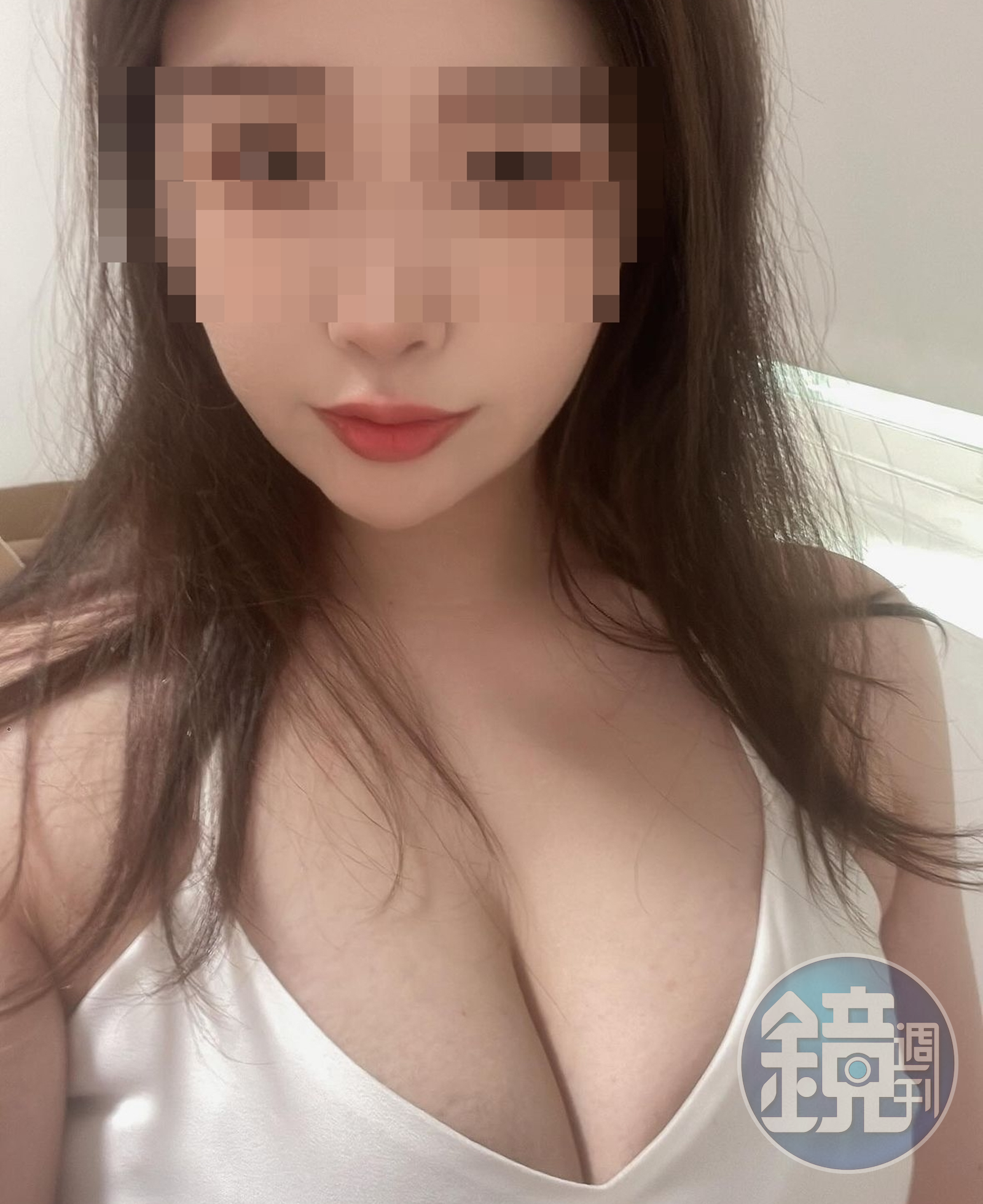 外型亮麗的陳女投訴隆乳諮詢被小金看光光。（讀者提供）