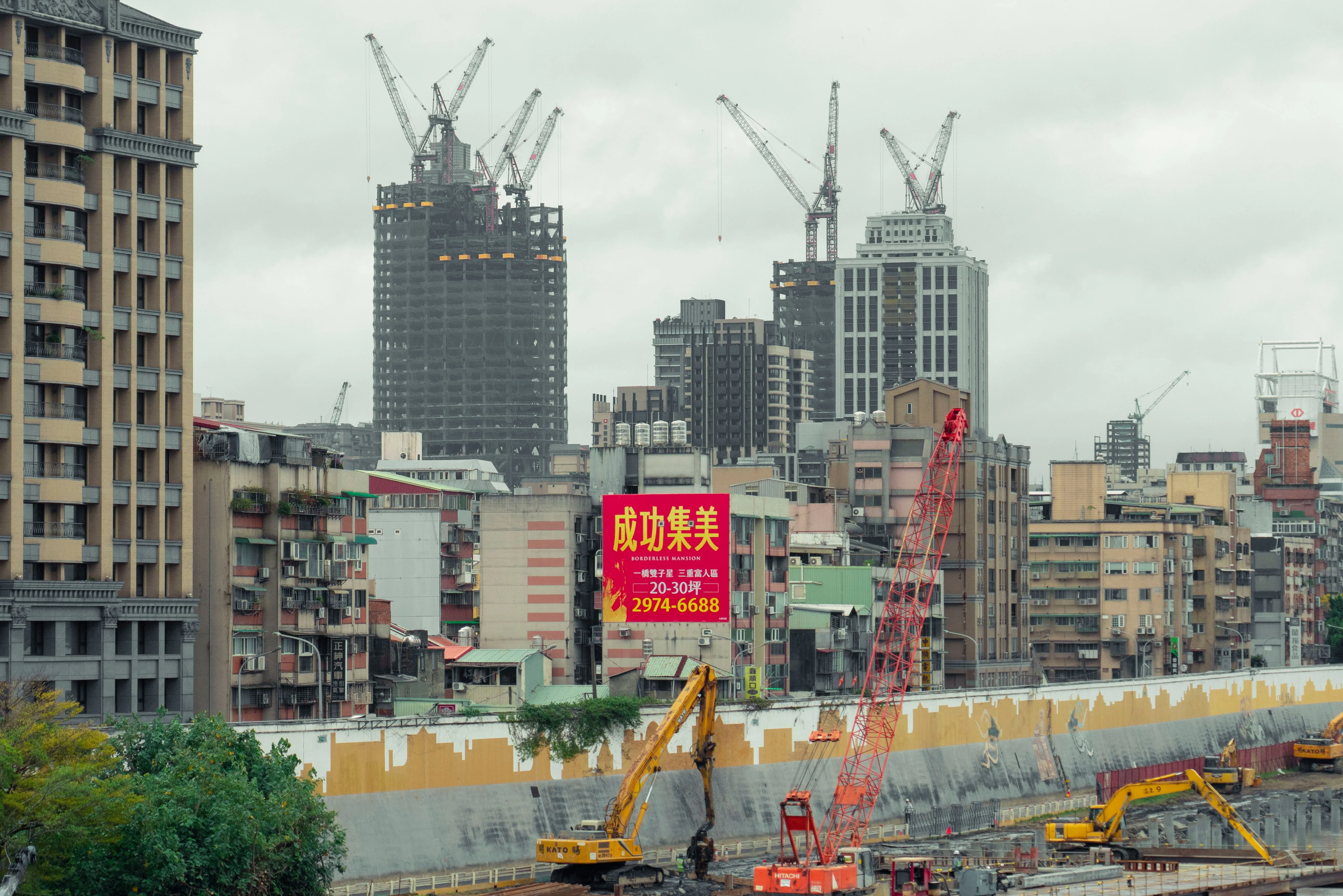 今年928檔期，台北市靠著超級建案挹注，總銷金額雖成長，但推案量實質縮水。（Pexel提供）