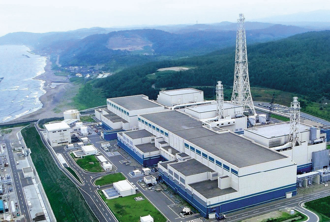 位於新潟縣柏崎市的「柏崎刈羽電廠」，是世界上最大的核電廠。（翻攝東京電力官網）