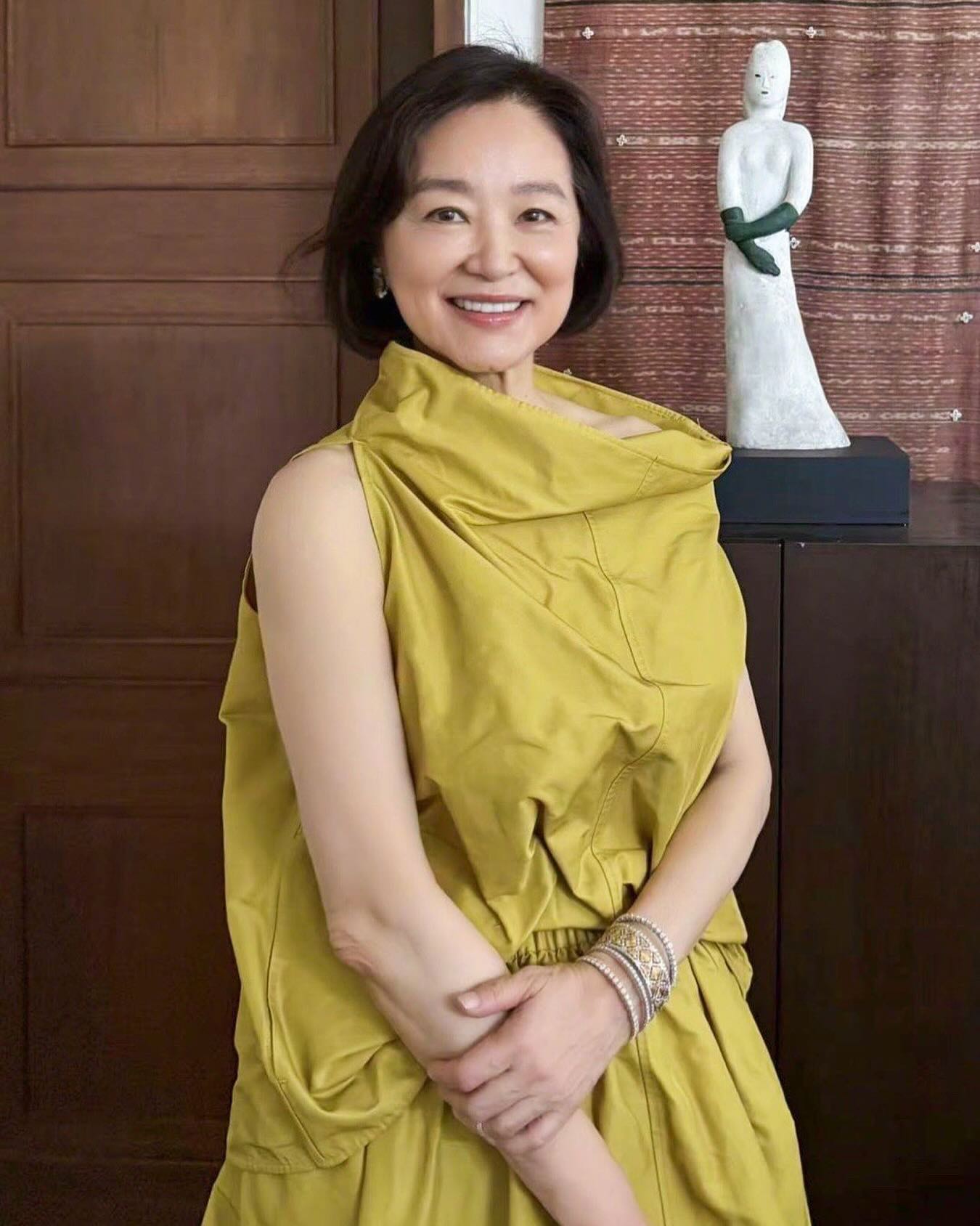 林青霞否認拿80億離婚傳聞，強調婚姻仍幸福。