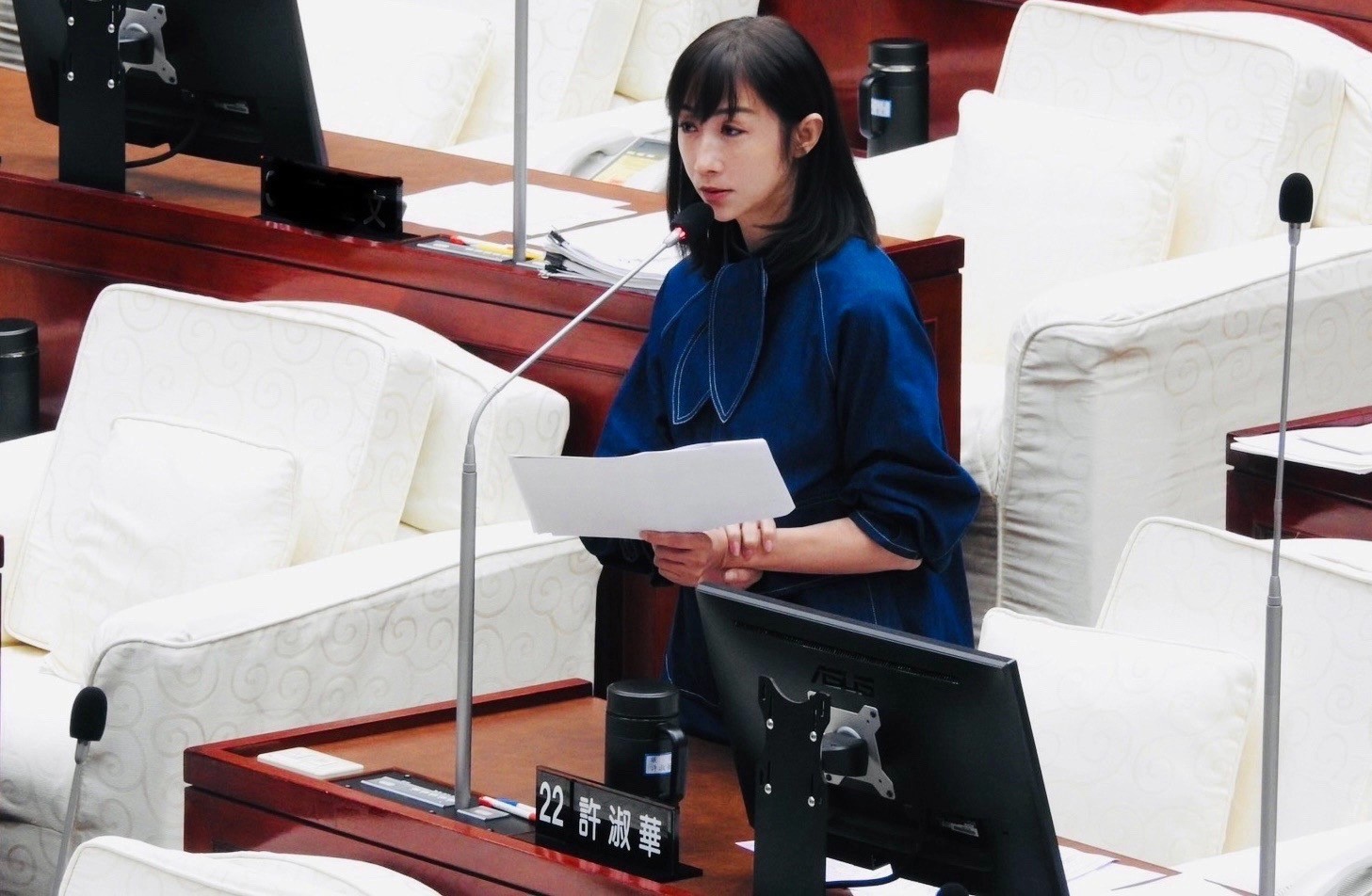 台北市議員許淑華在市議會堅守監督職責,針對市民關心的老屋都更、托育環境以及交通鄰損等民生議題,多次強勢質詢,並要求市府落實各項監測與第三方鑑定機制,用真誠做事為老百姓把關。