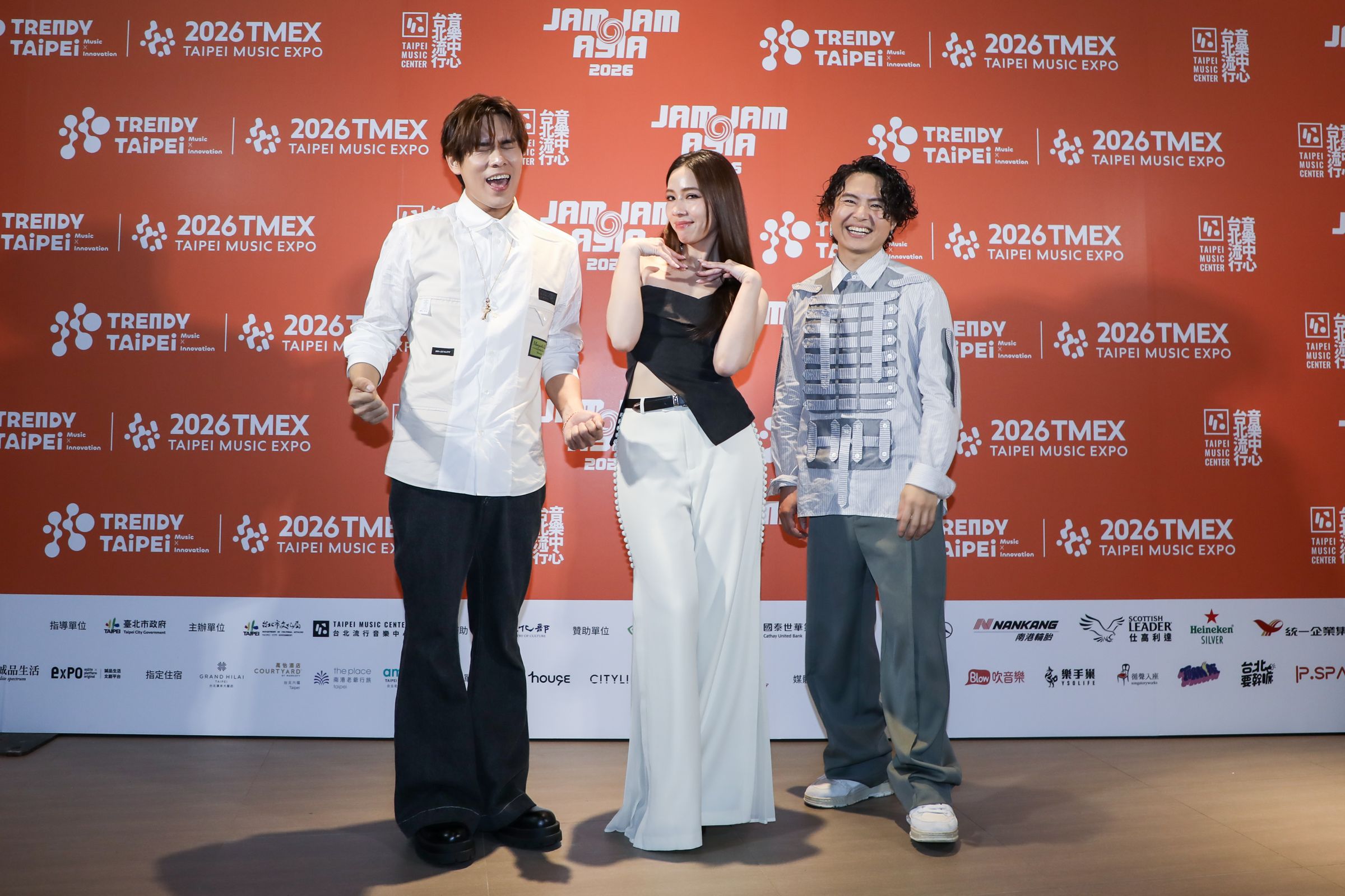 告五人為了此次與五月天瑪莎共演,歌單與編曲前後磨了超過3週,連哲謙的鼓棒都特別更換。(讀者提供)