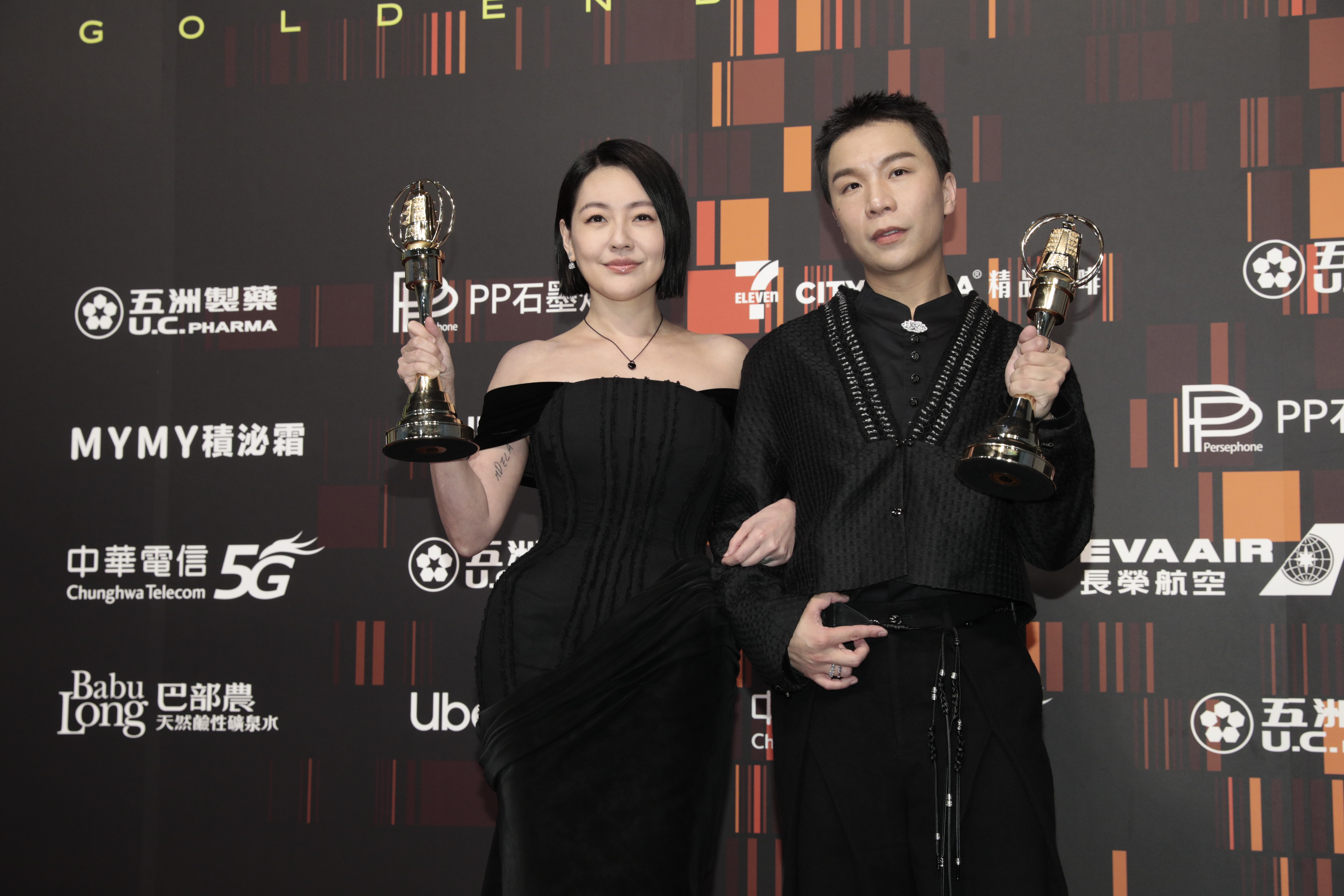 小S和派翠克奪下綜藝節目主持人獎。