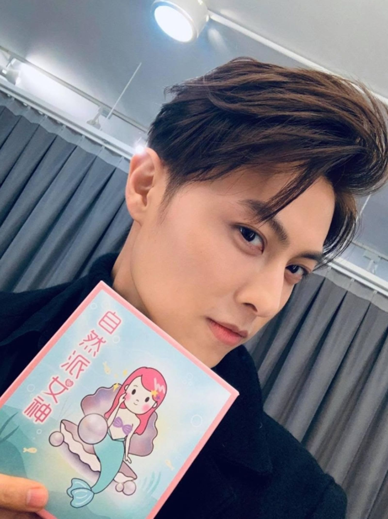 王子連犯兩大錯，演藝事業遭經紀公司切割。（翻攝自王子IG）