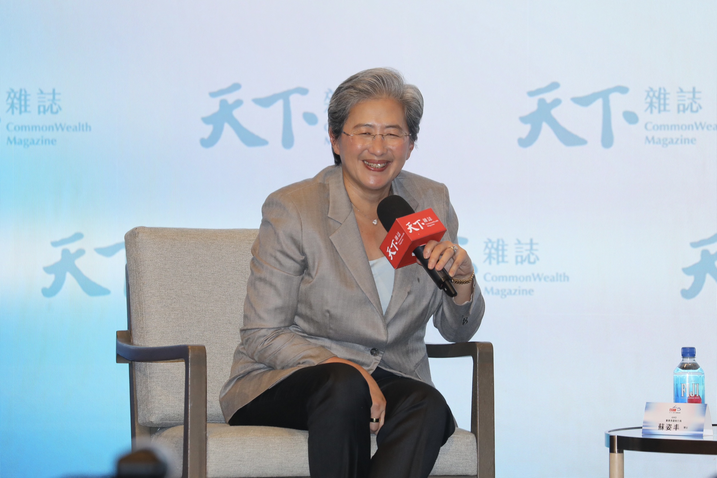 超微執行長蘇姿丰出席論壇活動，談及在台擴大投資百億美元的計畫。