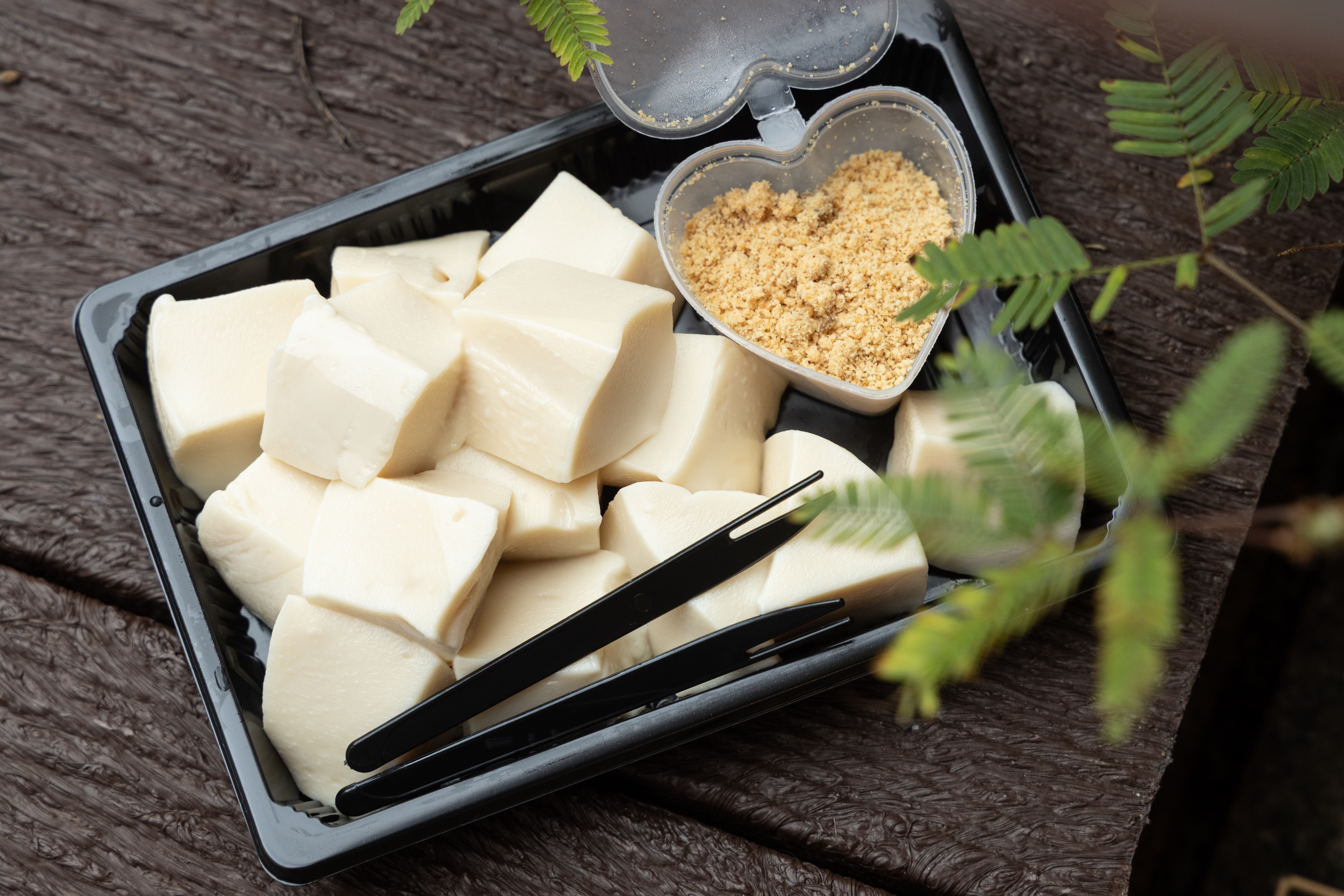 深坑老街美食漫遊！80年古蹟深坑廳喝杯虹吸式咖啡　再嘗網路爆紅豆腐麻糬