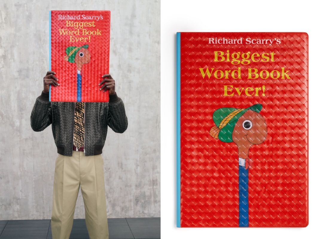 BOTTEGA VENETA與RICHARD SCARRY膠囊系列的重點作品為《Biggest Word Book Ever》編織皮革童書。NT$119,700（BOTTEGA VENETA提供）