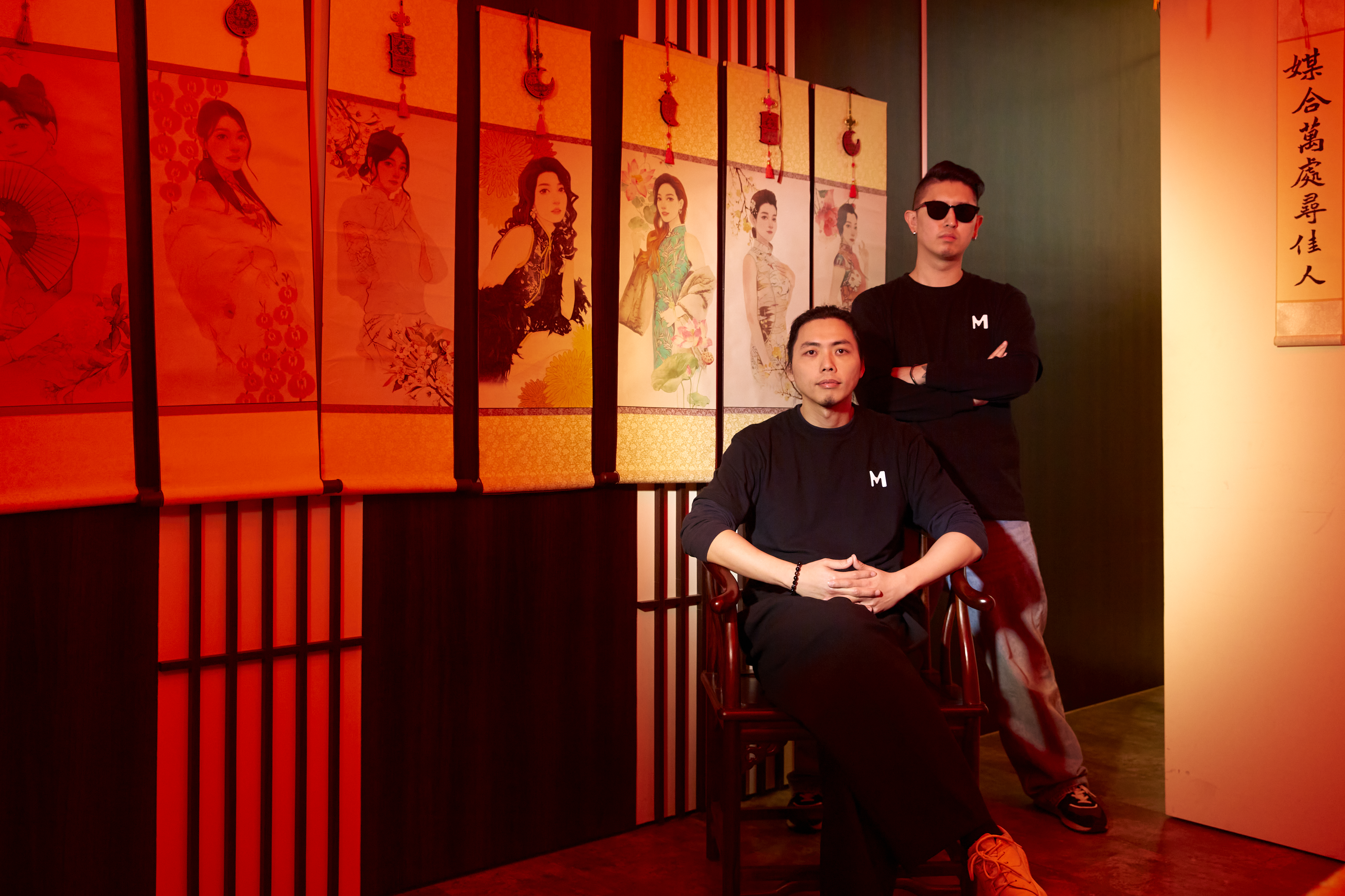 麻豆傳媒亞太區負責人Aaron（前）與導演香蕉先生（後），希望以遊戲拓展更多商機。