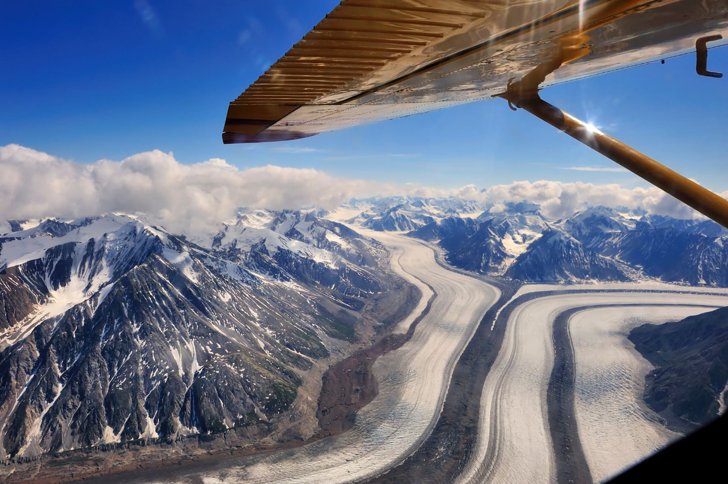 克盧恩國家公園及保留地（Kluane National Park and Reserve）是世界上最大非極地冰原的一部分，公園裡有加拿大最高峰洛根山，也是許多鳥類的棲息地。（育空特區觀光廳提供）