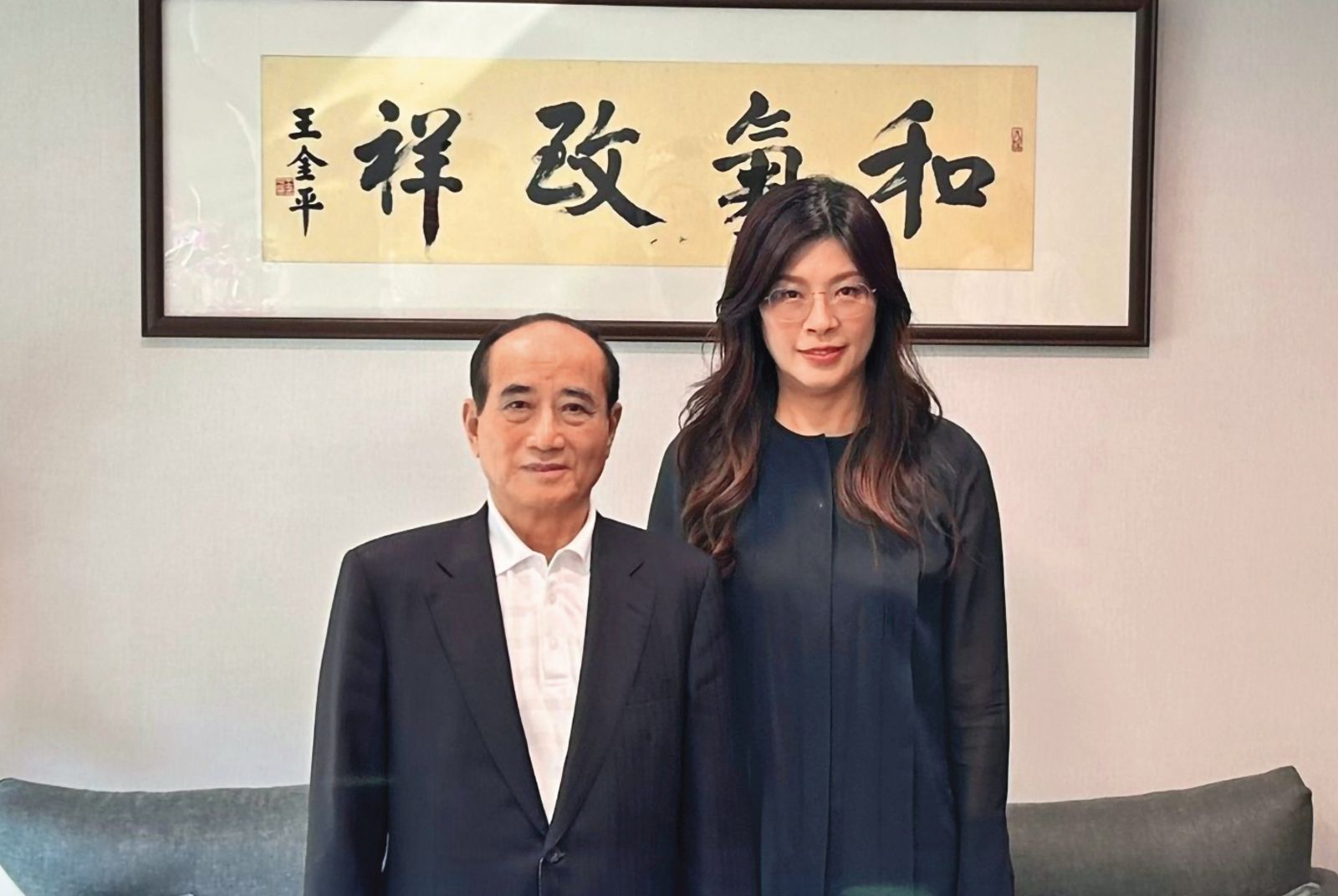 王金平（左）等藍營本土派大老是否公開表態支持意向，引發各界關注。（翻攝鄭麗文臉書）