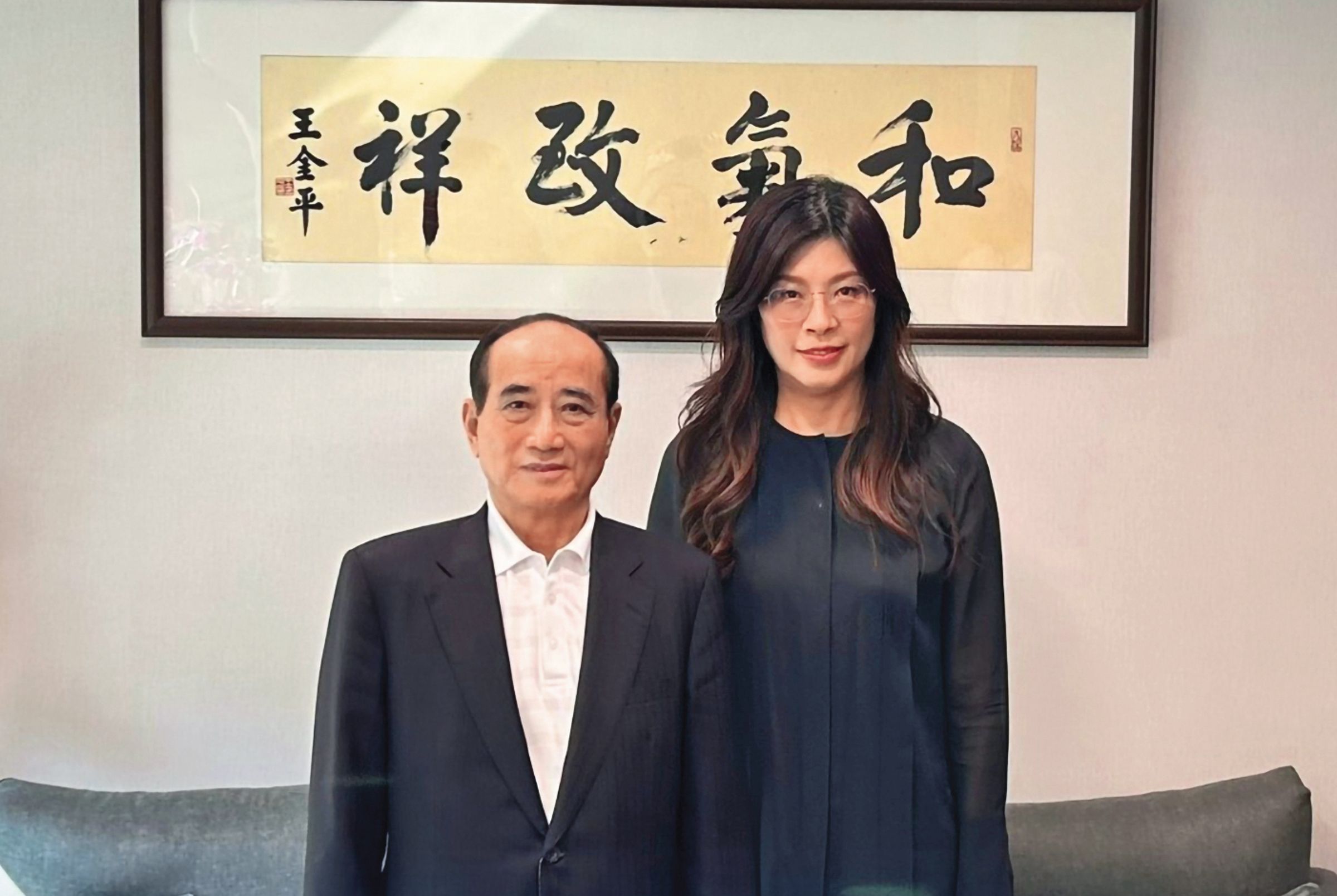 王金平（左）等藍營本土派大老是否公開表態支持意向，引發各界關注。（翻攝鄭麗文臉書）