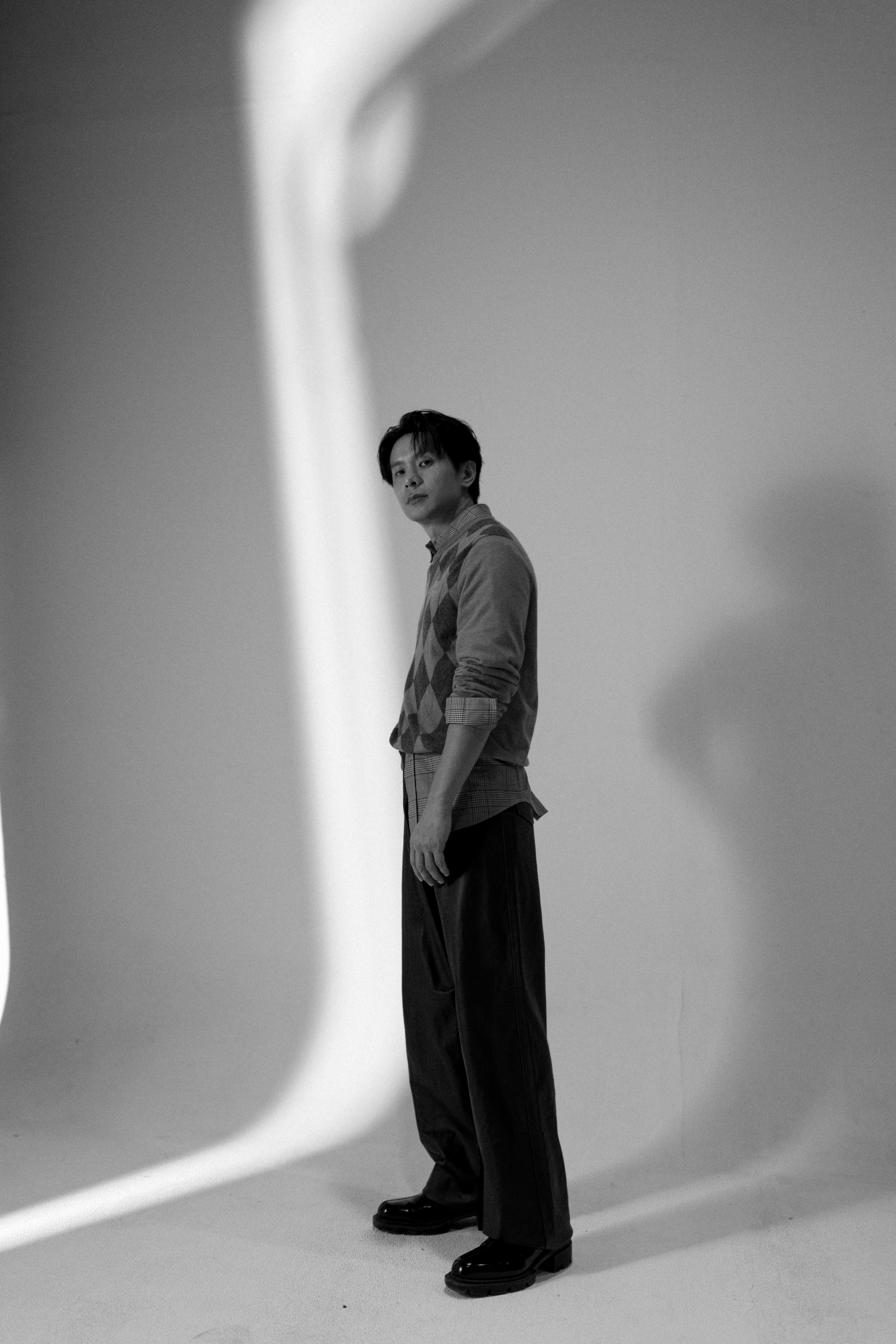姚淳耀說拍嚴肅的題材時， 往往演員自己都要先入戲、 努力撐著， 讓故事得以成立； 但演喜劇時， 就是要很生活化， 觀眾才能有共鳴。