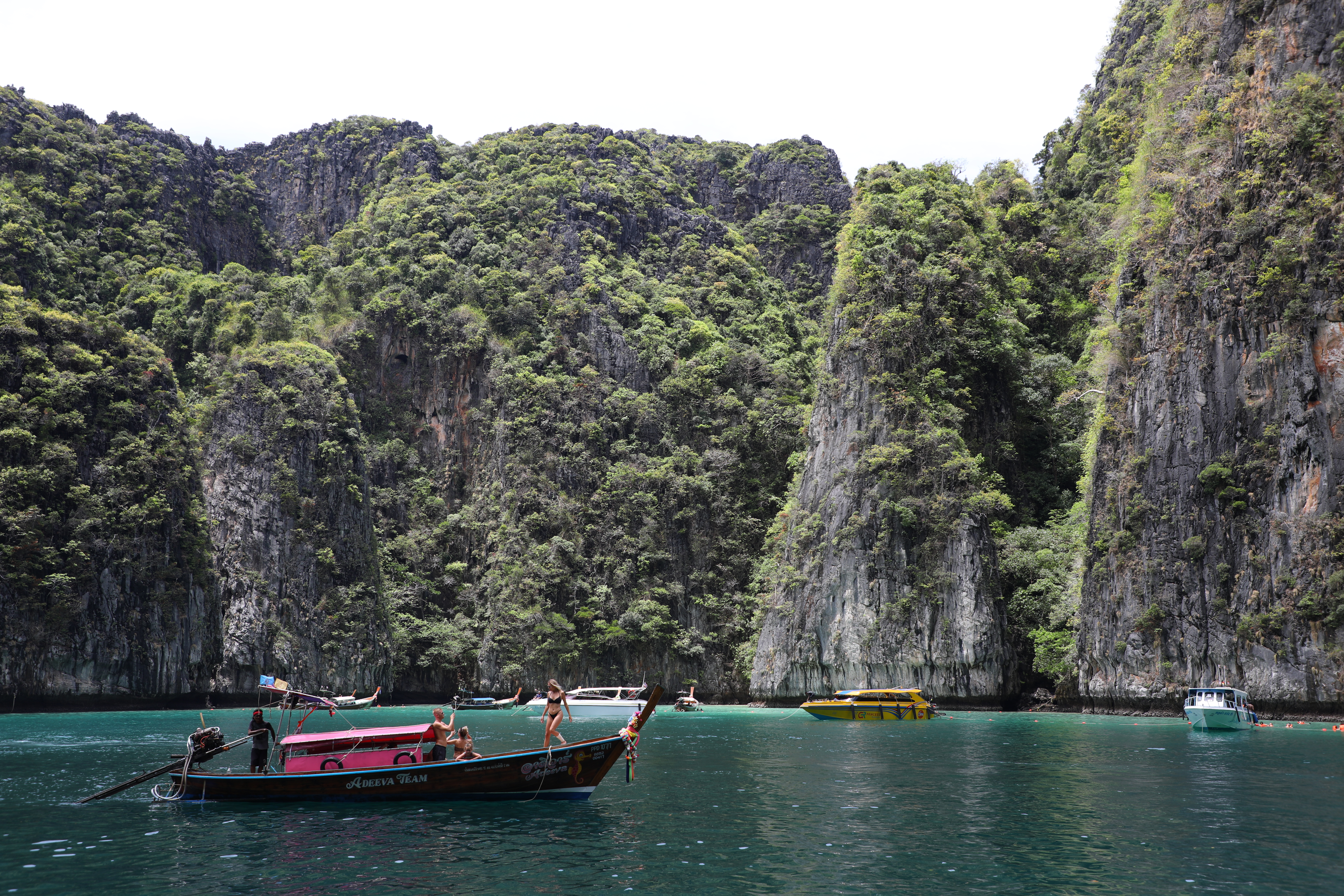 皮皮島周遭海域純淨，擁有許多美麗潛水點。