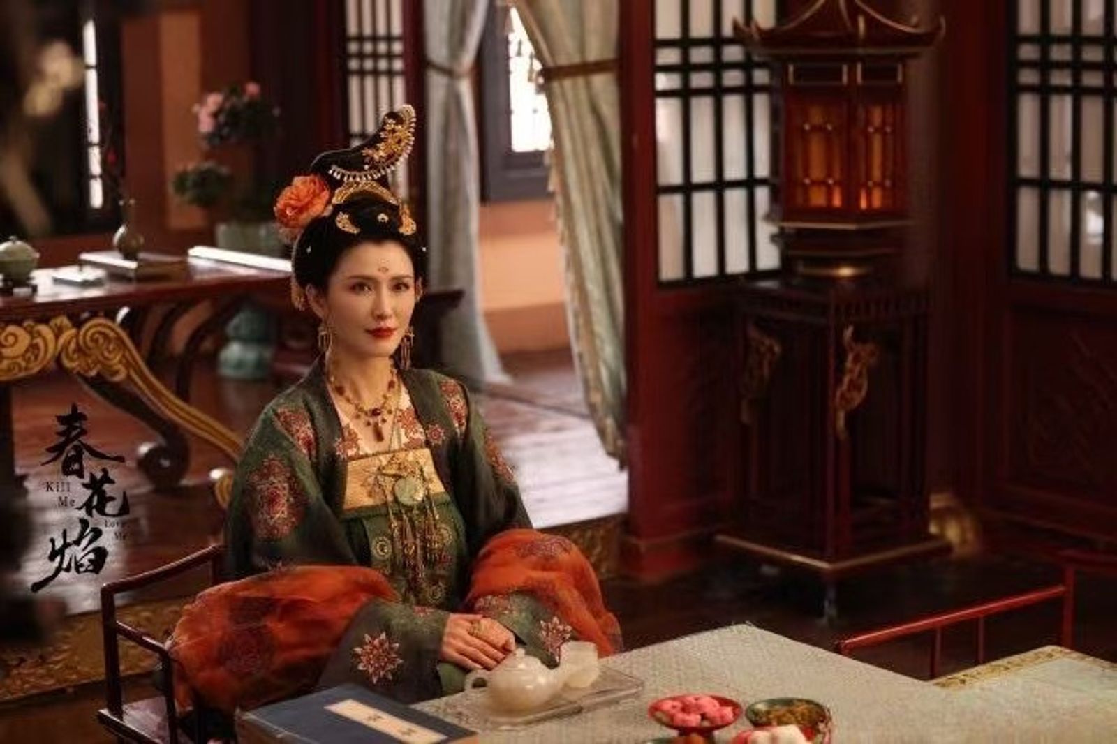 徐潔兒在吳謹言主演的《春花焰》中演出殷貴妃，該劇曾拿下Netflix冠軍。（微博）