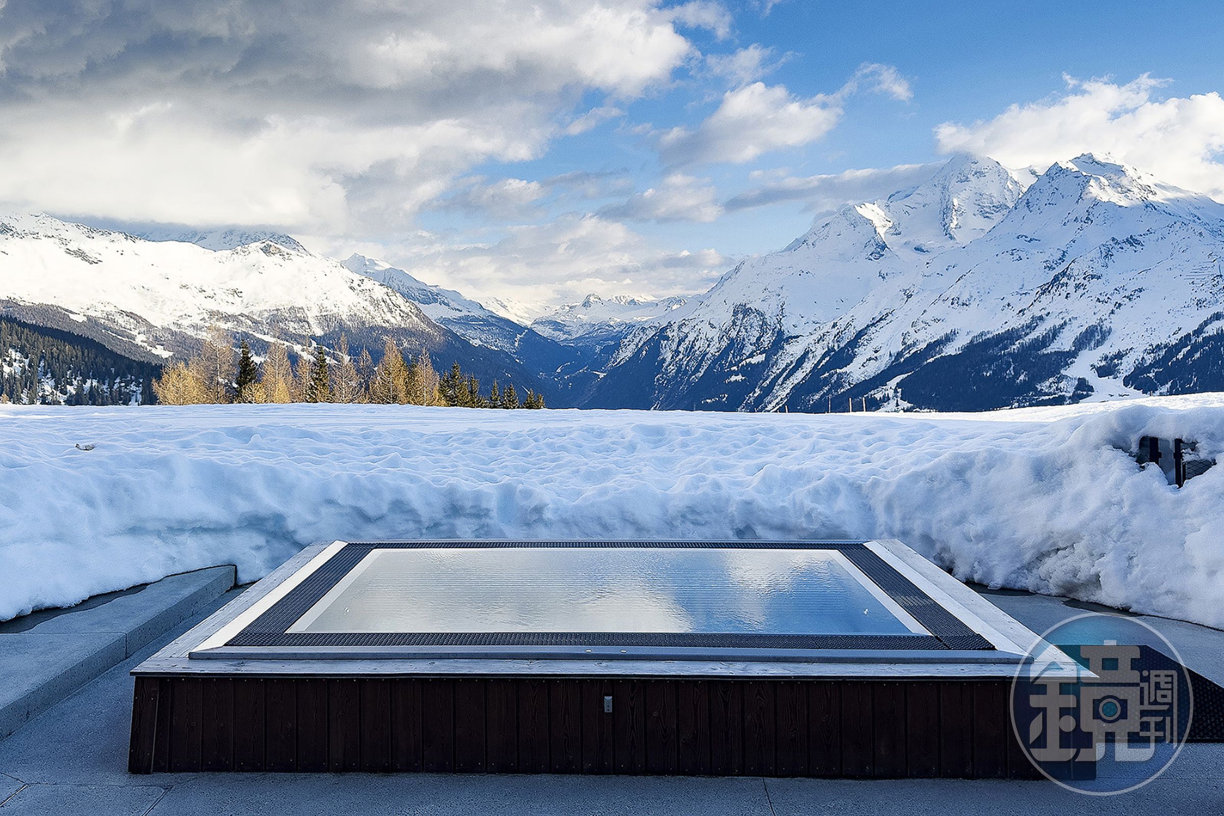 La Paradiso戶外環景按摩浴池，能在雪山環繞下享受溫暖泡湯的極致體驗。