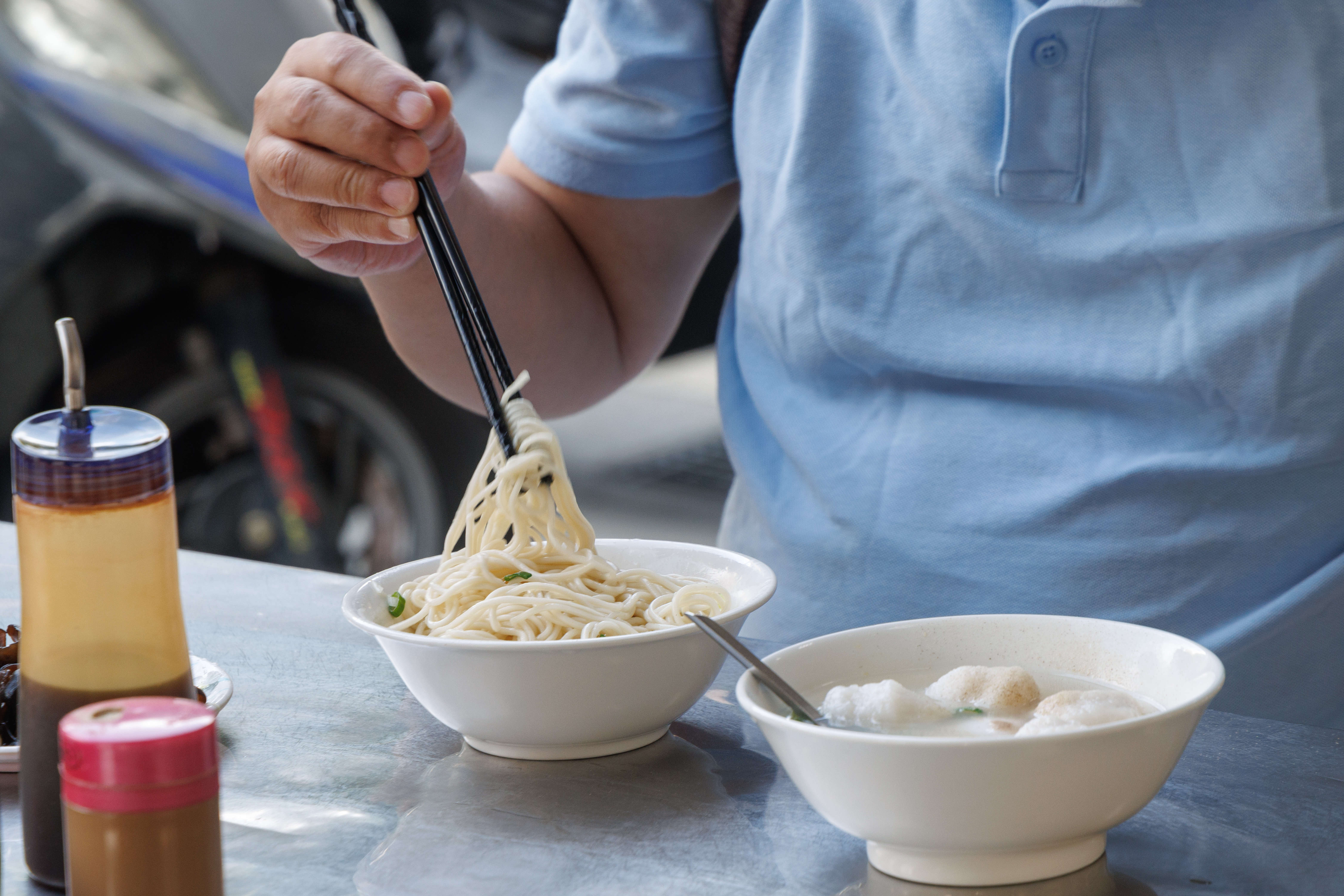 一碗乾麵、一碗魚丸蛋包湯,就是幸福的等待時光。