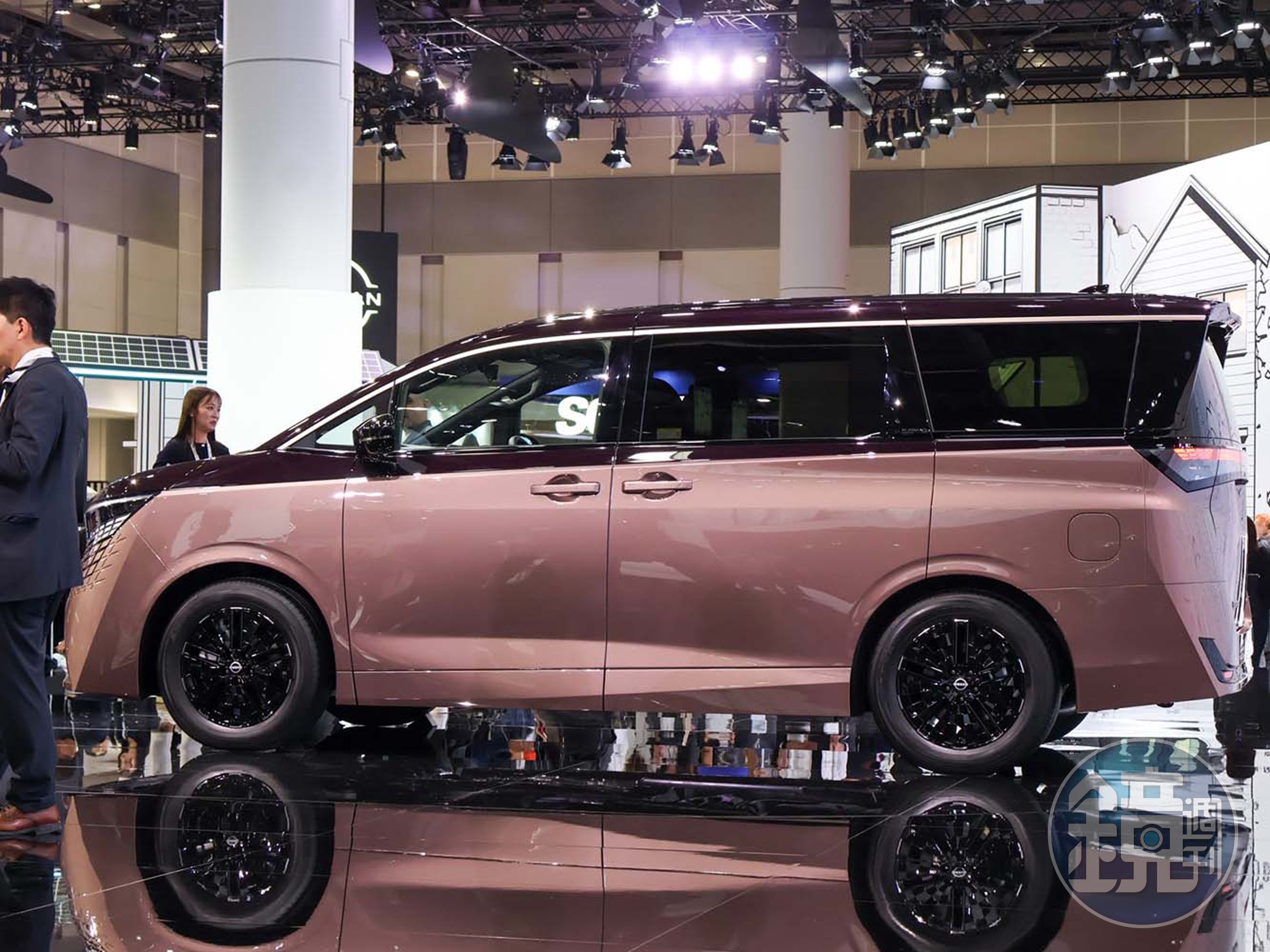車輛預計將會換上大尺寸的輪圈，同時搭配e- 4ORCE電動四輪驅動系統。