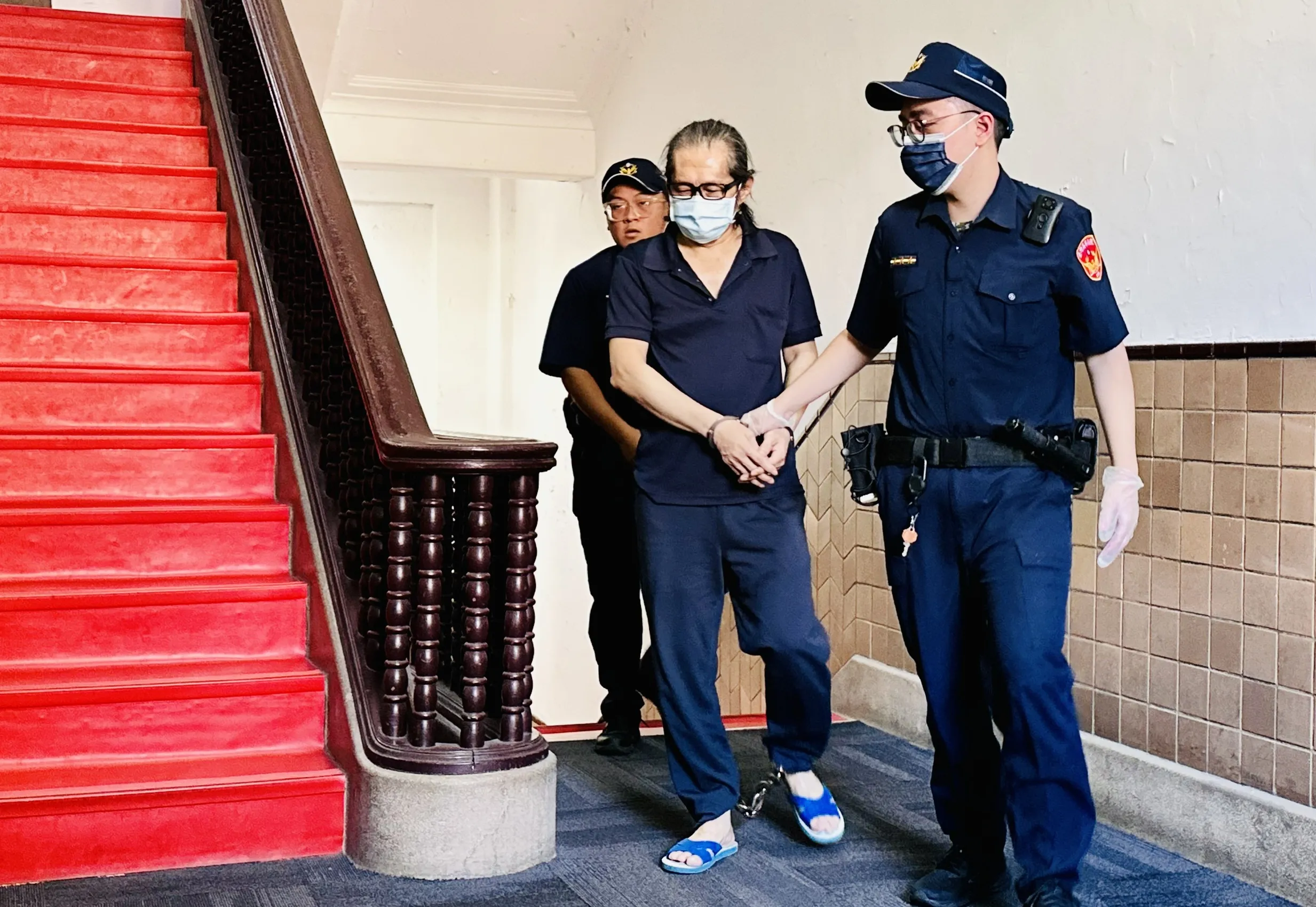 張書源因股市當沖大賠後毒害2枕邊人謀財害命，二審出庭否認犯罪。