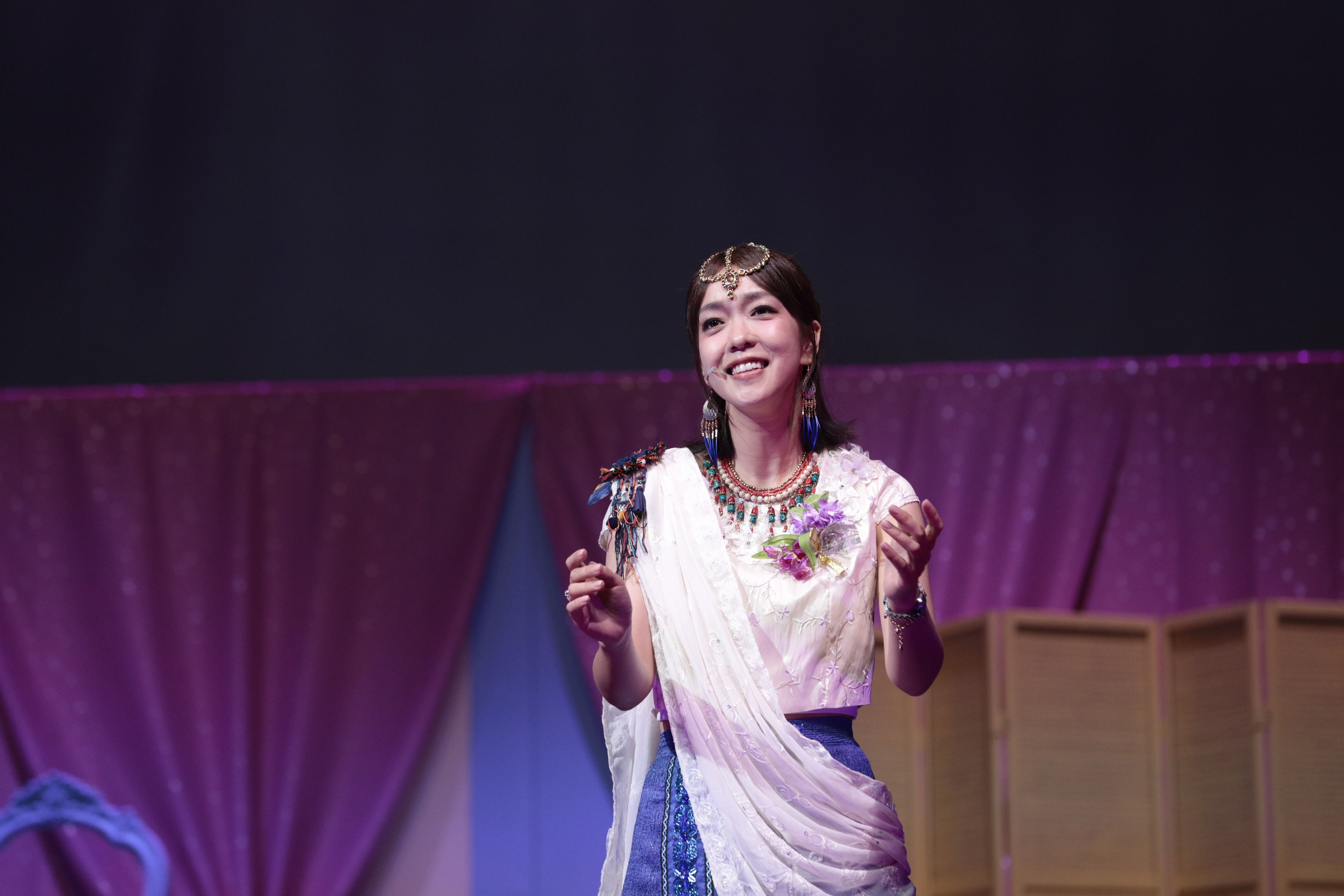 大霈被問及異國戀情，有口難言。