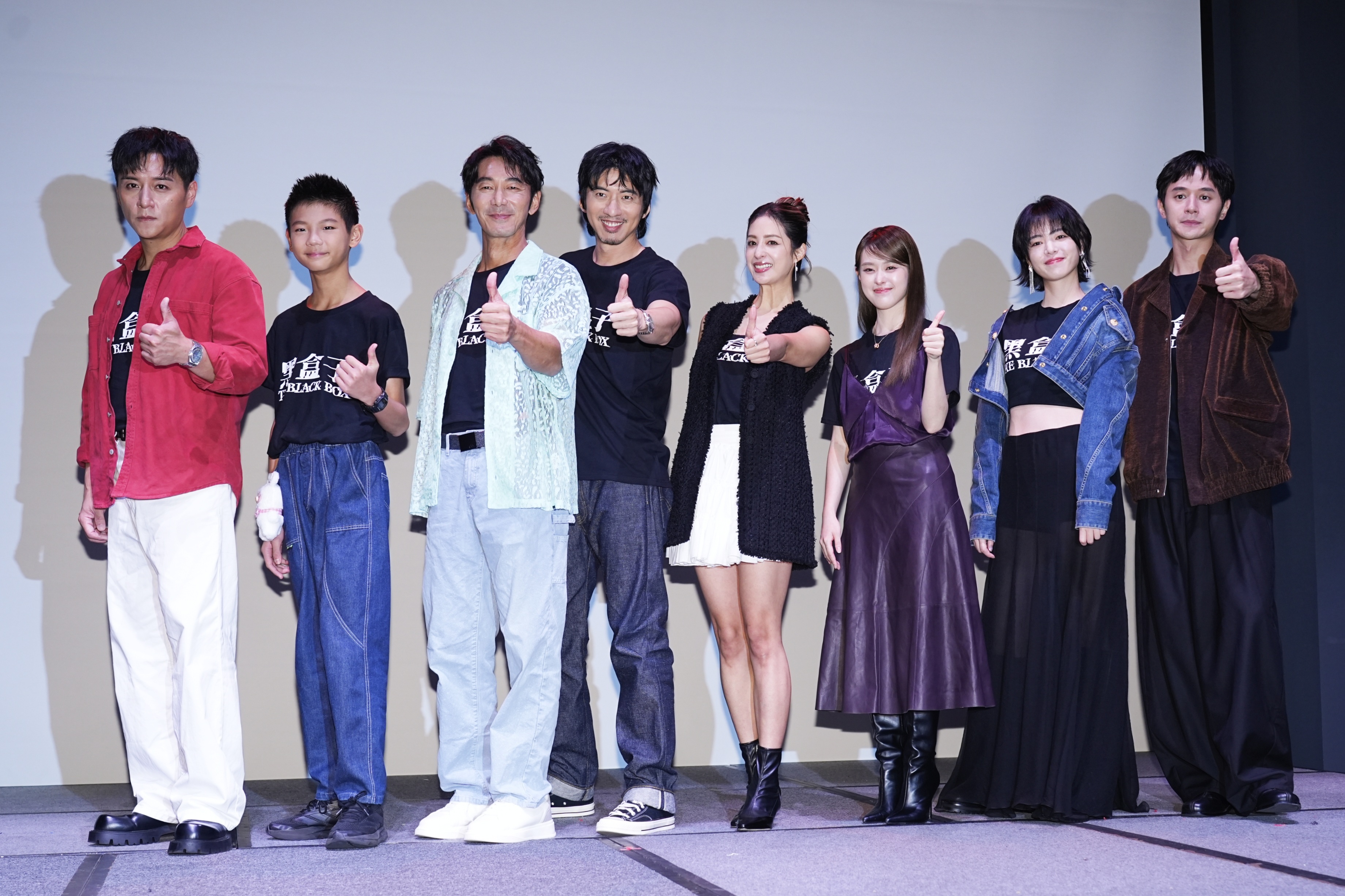 影集《黑盒子》今（27）日舉辦首映記者會，包括傅孟柏、鄭人碩、張軒睿、李李仁、莫允雯、陸夏、邱偲琹、洪君昊等主要演員均出席。